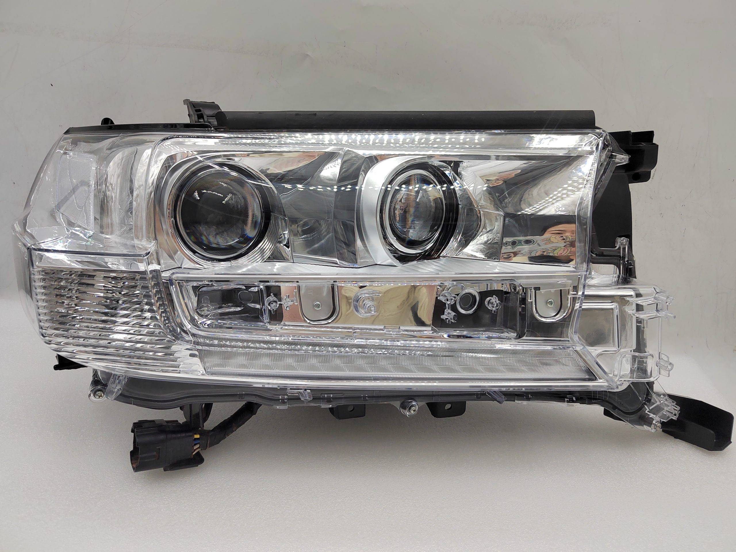 TOYOTA LANDCRUISER 200 SERIES VDJ200R 2016-2021 FULL LED R.H.S HEADLIGHT ASSEMBLY