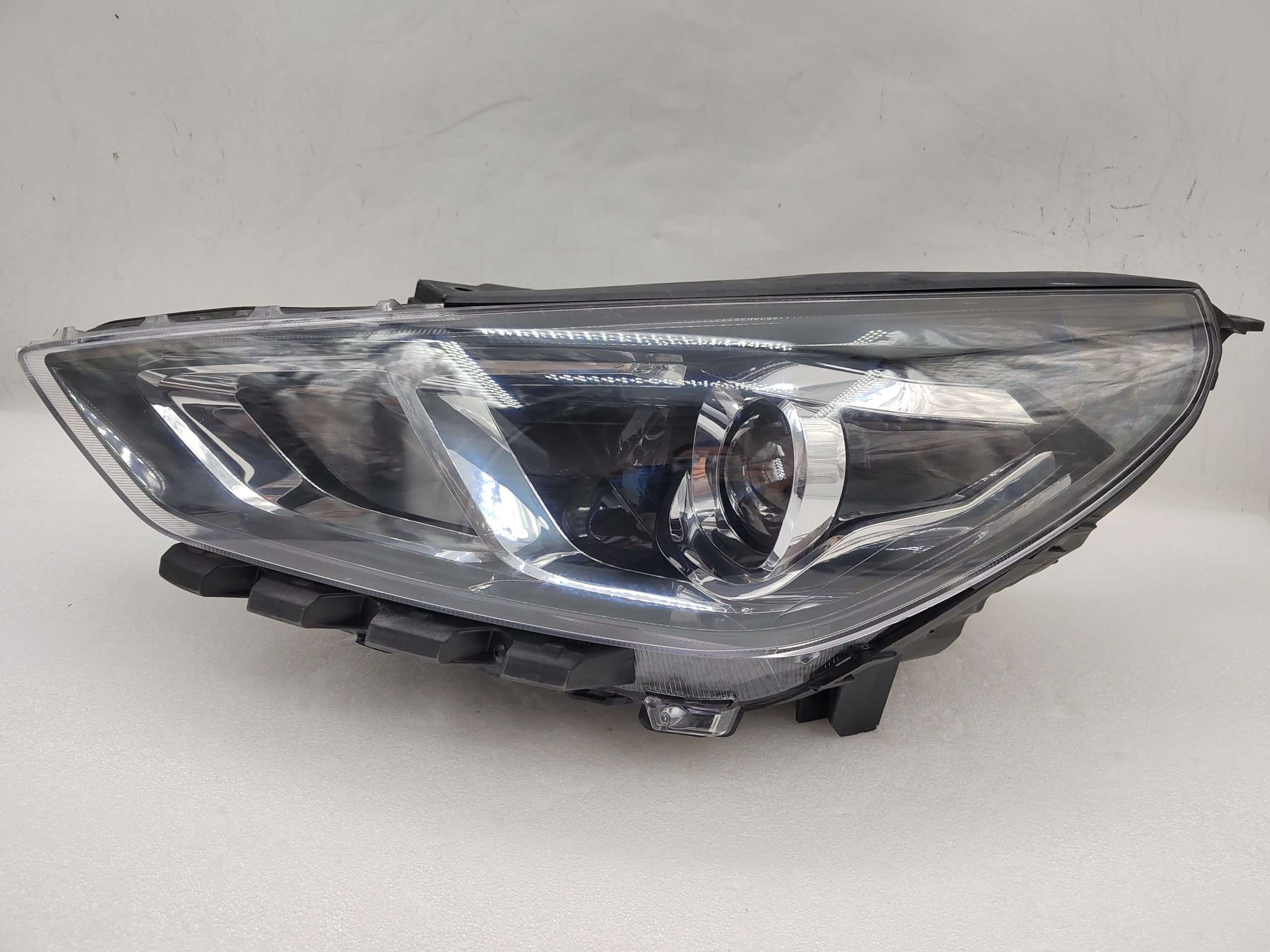 HYUNDAI I30 HATCH 2020-2023 HALOGEN L.H.S HEADLIGHT ASSEMBLY