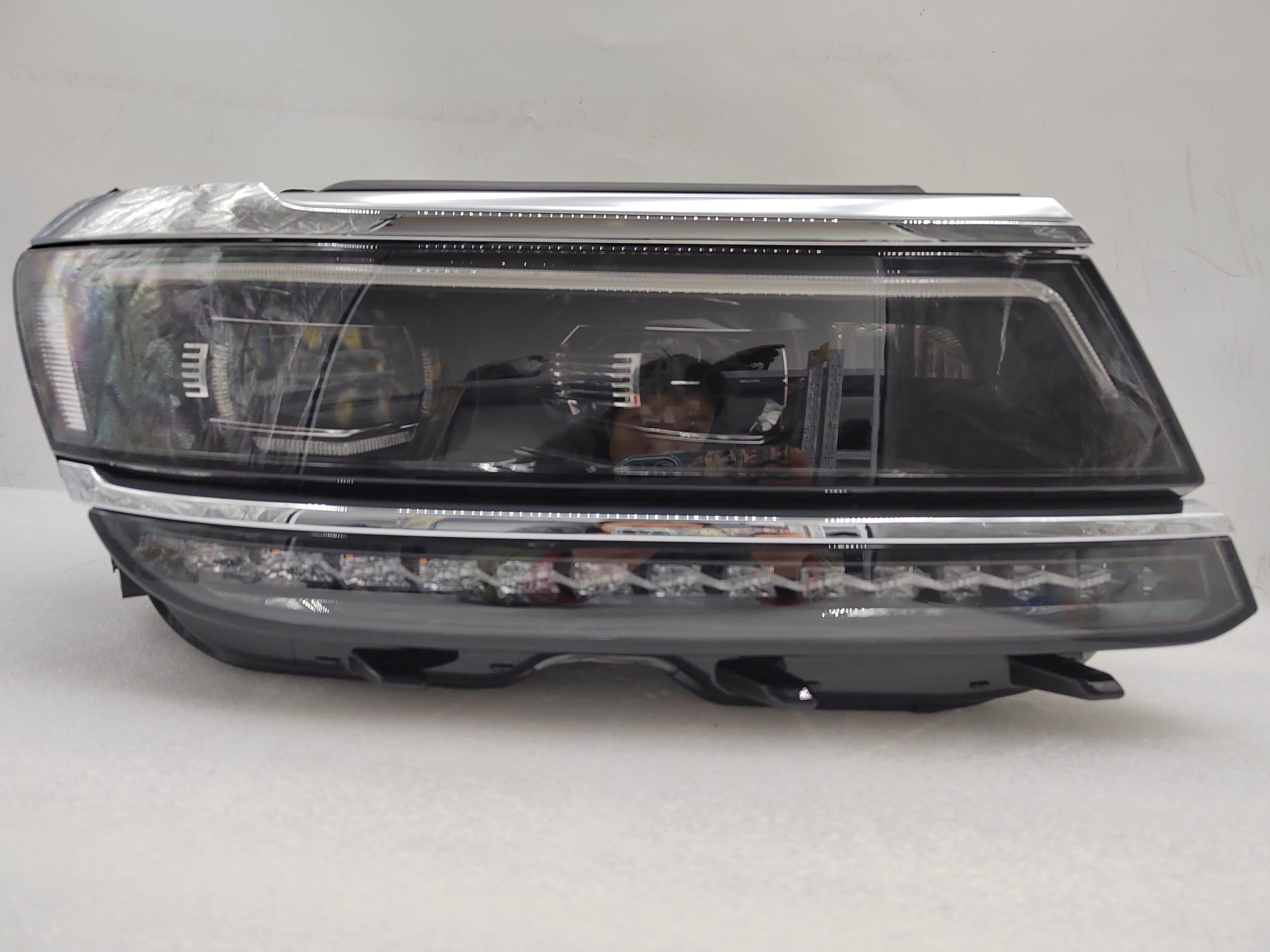 VOLKSWAGEN TIGUAN 2017-2020 LED R.H.S HEADLIGHT ASSEMBLY