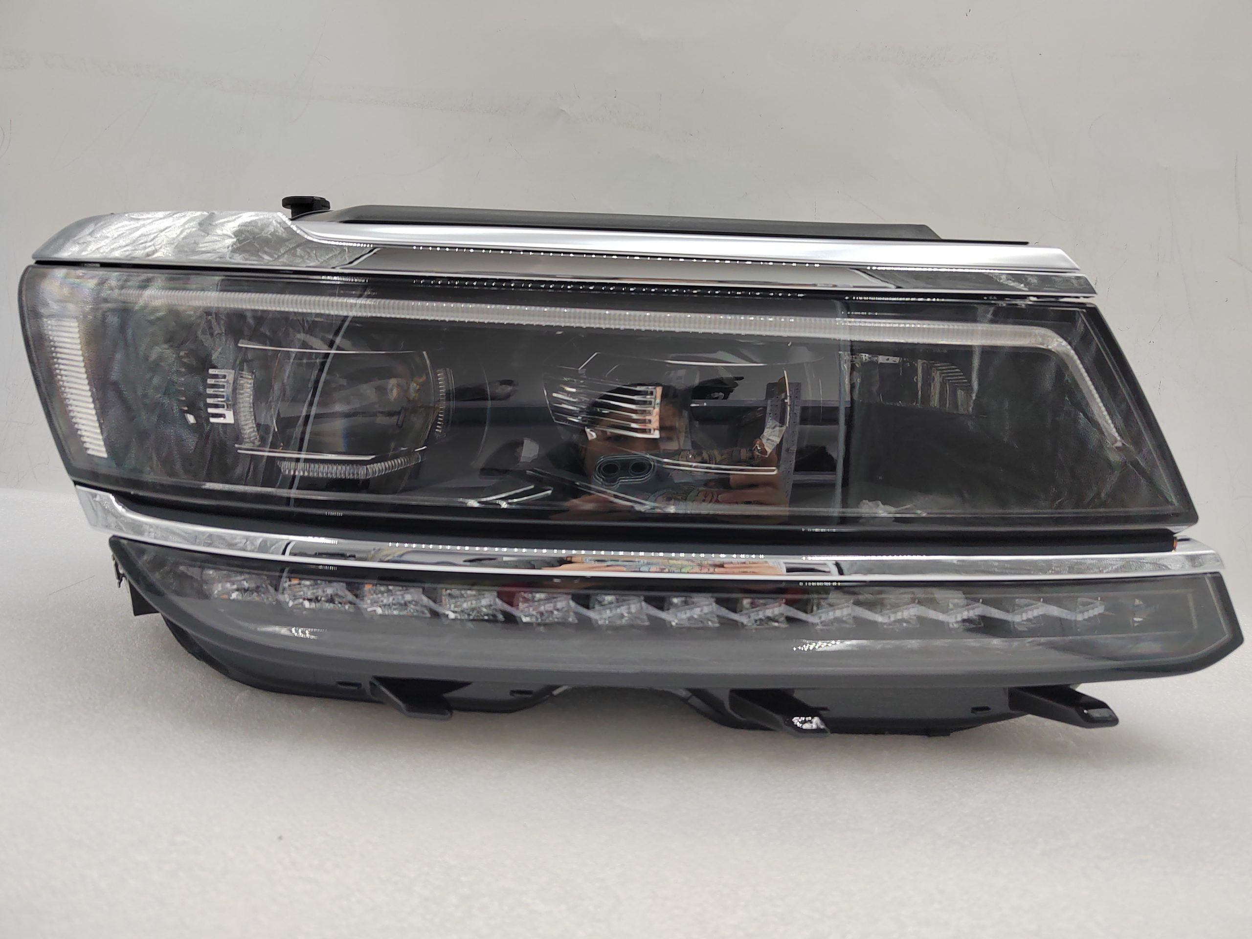 VOLKSWAGEN TIGUAN 2017-2020 LED R.H.S HEADLIGHT ASSEMBLY