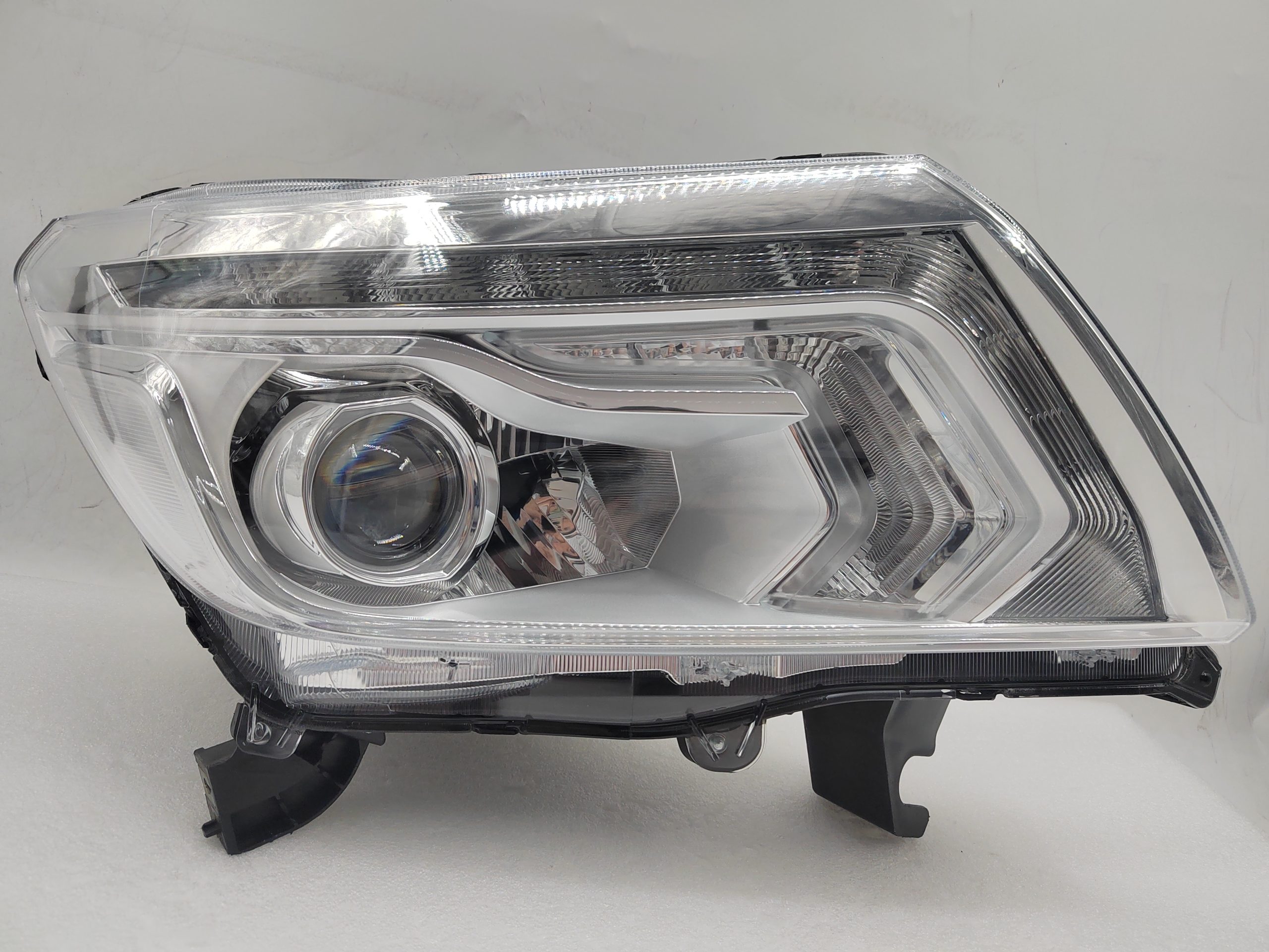 NISSAN NAVARA NP300 2015-2020 LED R.H.S HEADLIGHT ASSEMBLY