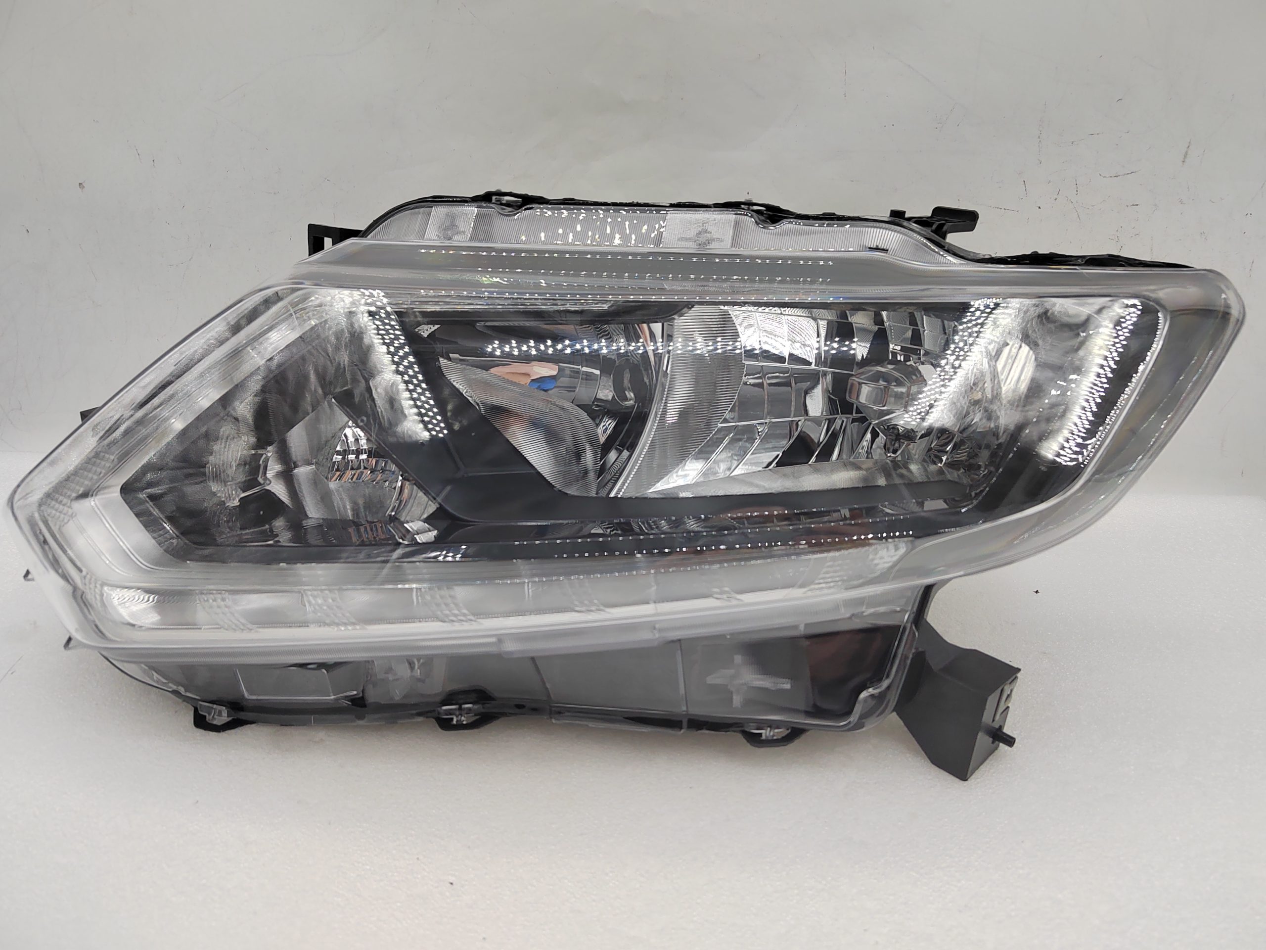 NISSAN X-TRAIL 2014-2016 HALOGEN L.H.S HEADLIGHT ASSEMBLY