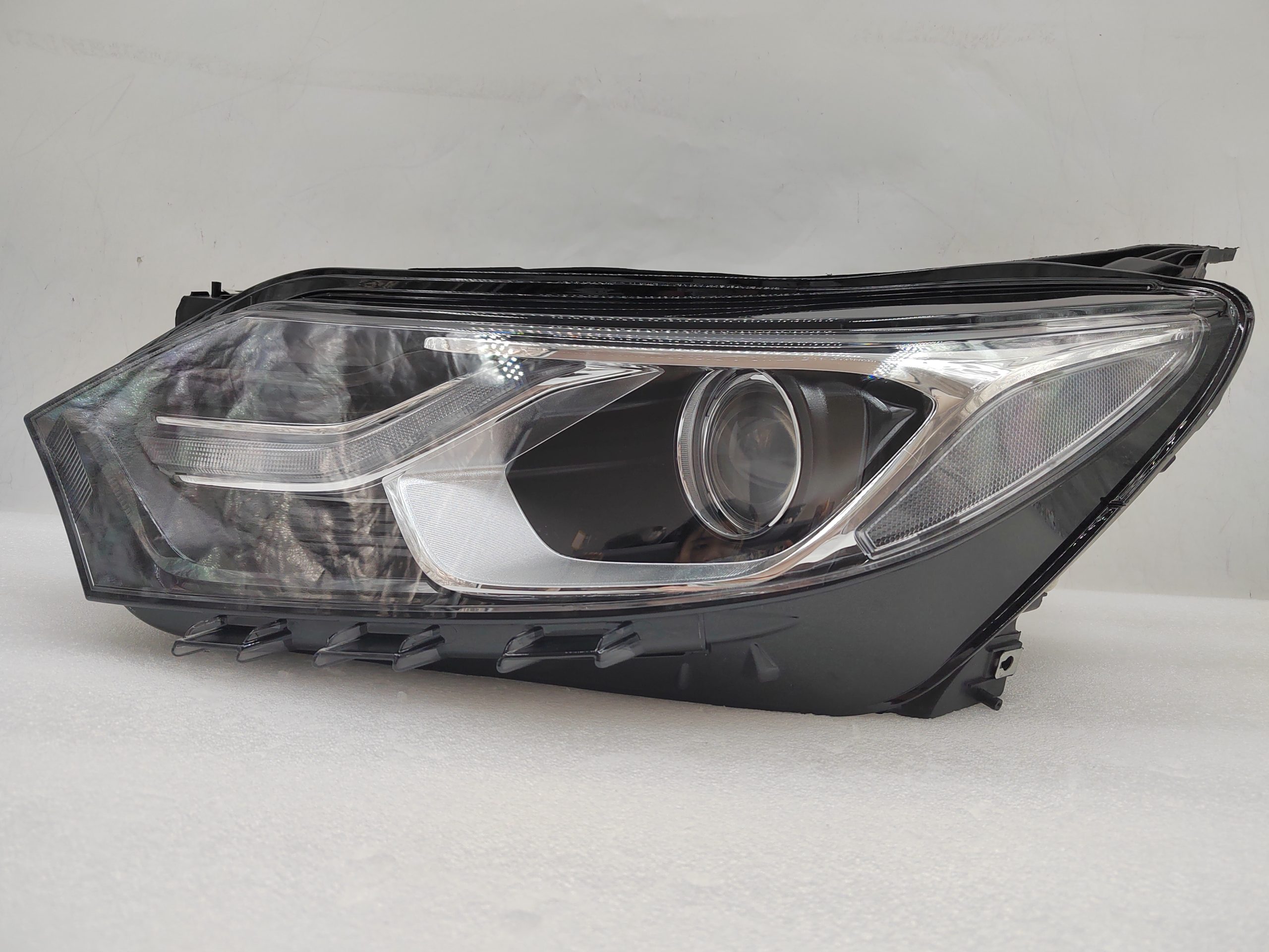 HOLDEN EQUINOX 2018-2020 HALOGEN L.H.S HEADLIGHT ASSEMBLY