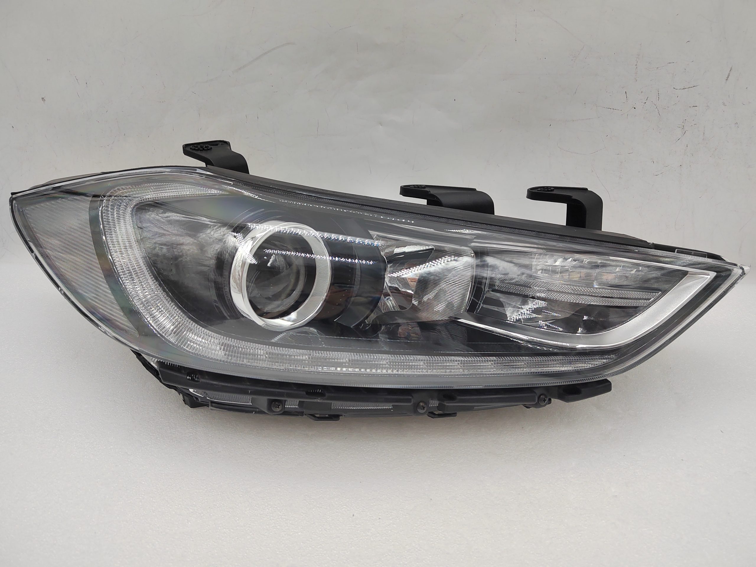 HYUNDAI ELANTRA AD 2017-2018 HALOGEN R.H.S HEADLIGHT ASSEMBLY