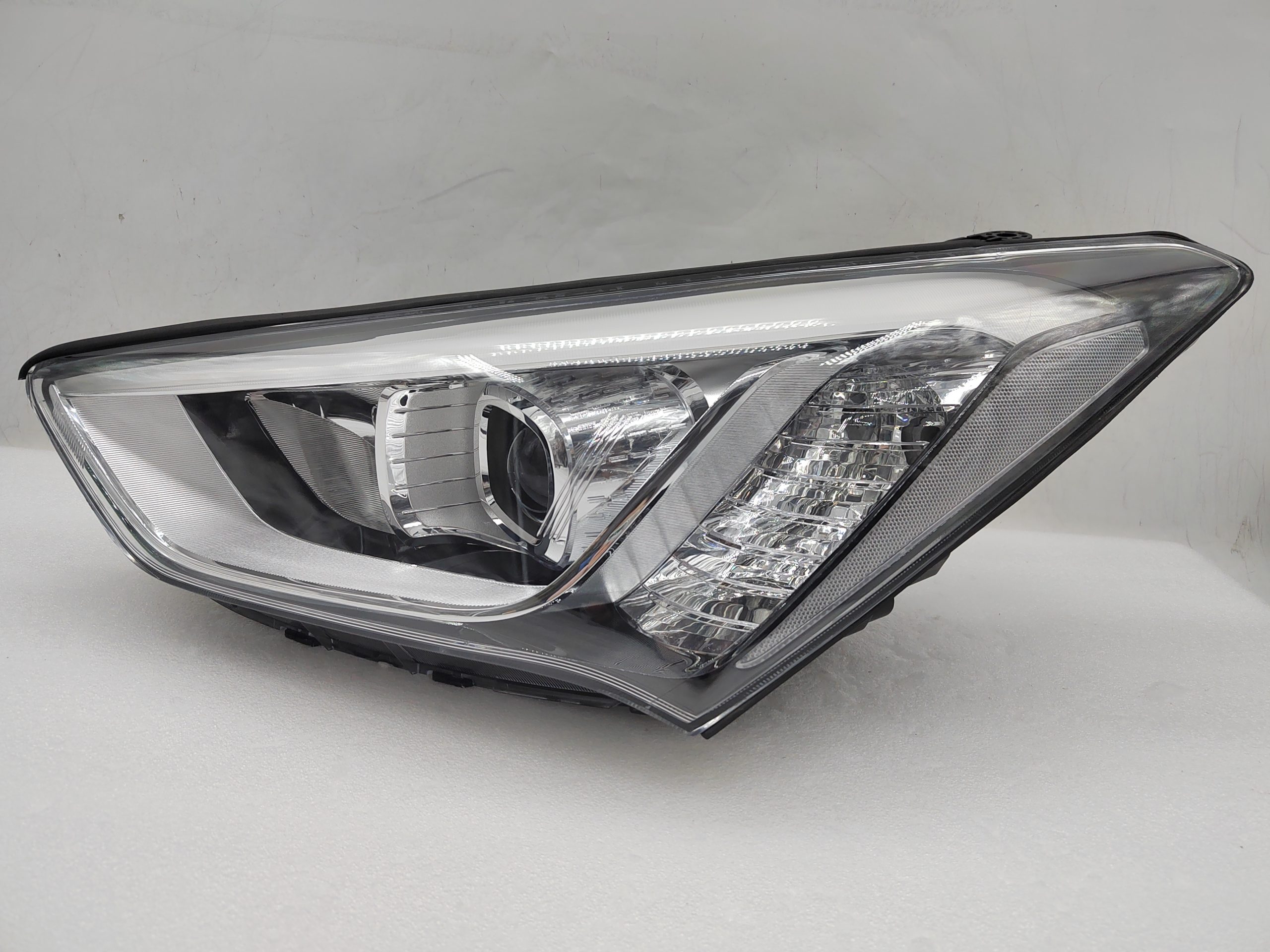 HYUNDAI SANTA FE DM 2013-2015 XENON L.H.S HEADLIGHT ASSEMBLY