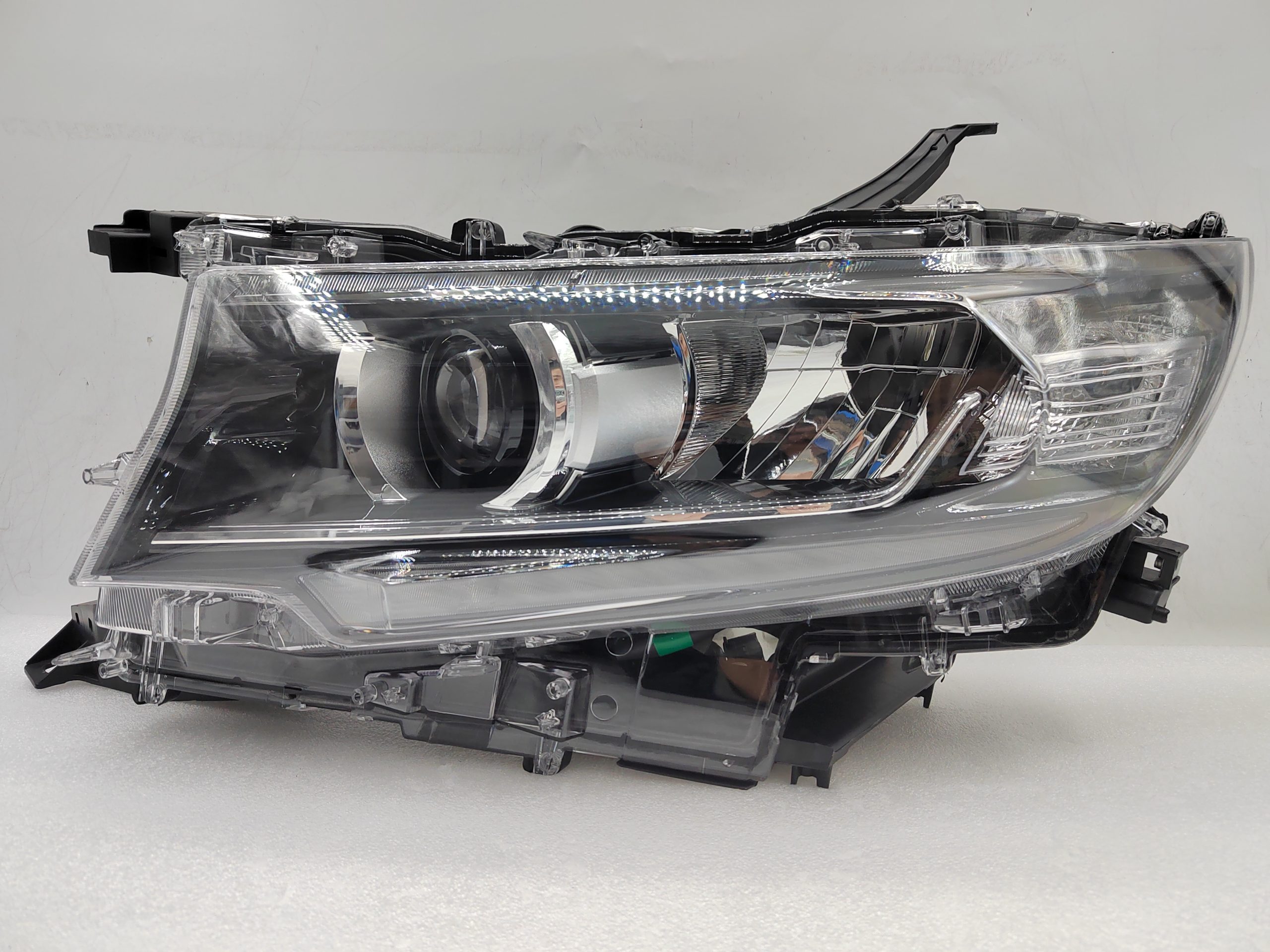 TOYOTA LANDCRUISER PRADO 150 GDJ150R 2018-2022 LED L.H.S HEADLIGHT ASSEMBLY