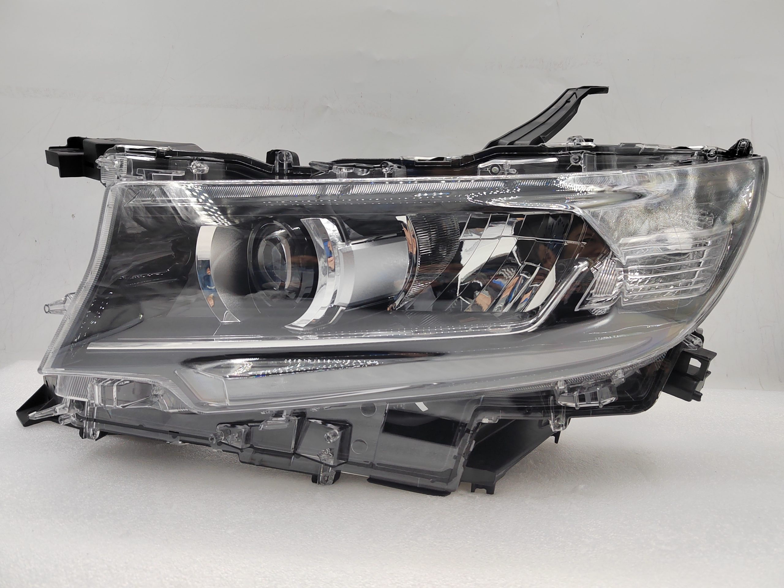 TOYOTA LANDCRUISER PRADO 150 GDJ150R 2018-2022 LED L.H.S HEADLIGHT ASSEMBLY