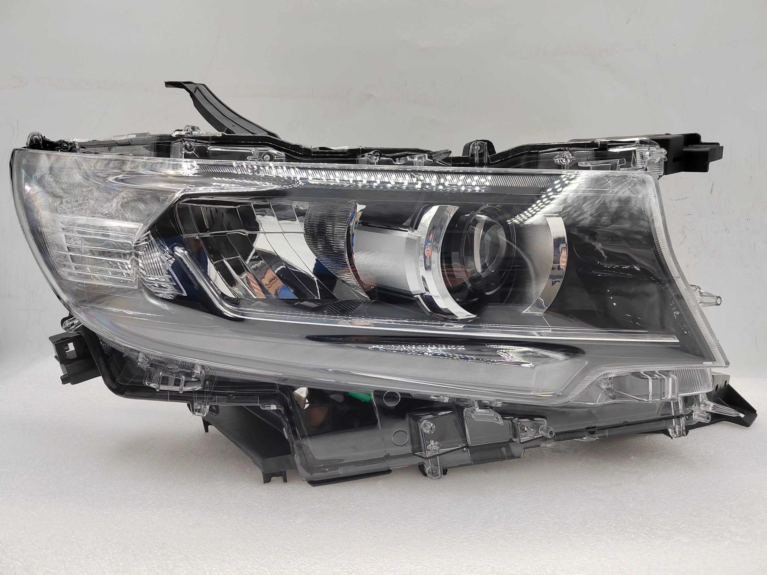 TOYOTA LANDCRUISER PRADO 150 GDJ150R 2018-2022 LED R.H.S HEADLIGHT ASSEMBLY