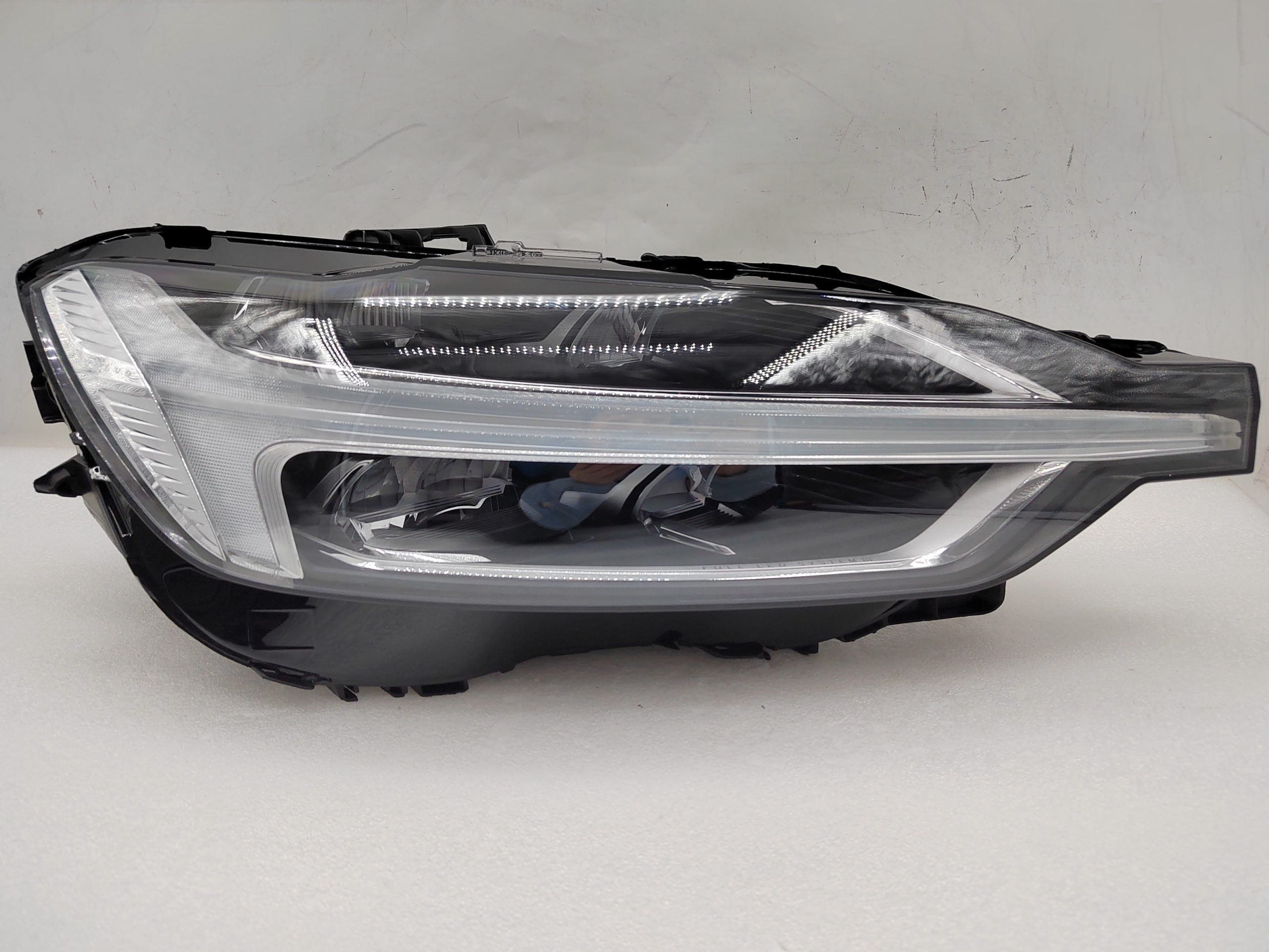 VOLVO XC60 D4 2018-2023 LED R.H.S HEADLIGHT ASSEMBLY