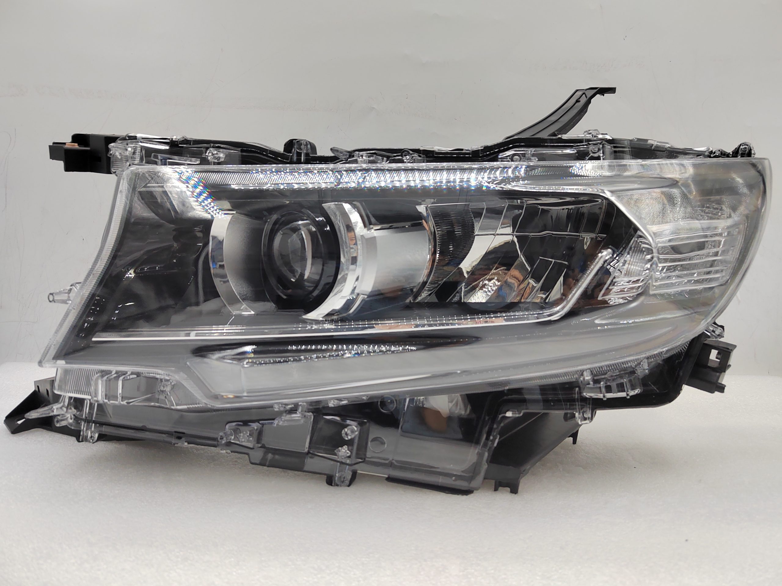 TOYOTA LANDCRUISER PRADO 150 GDJ150R 2018-2022 LED L.H.S HEADLIGHT ASSEMBLY