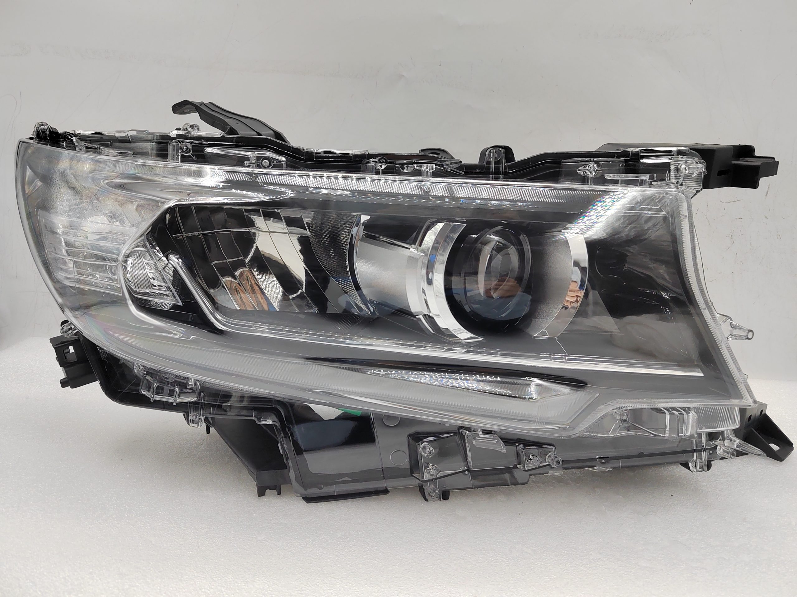 TOYOTA LANDCRUISER PRADO 150 GDJ150R 2018-2022 LED R.H.S HEADLIGHT ASSEMBLY
