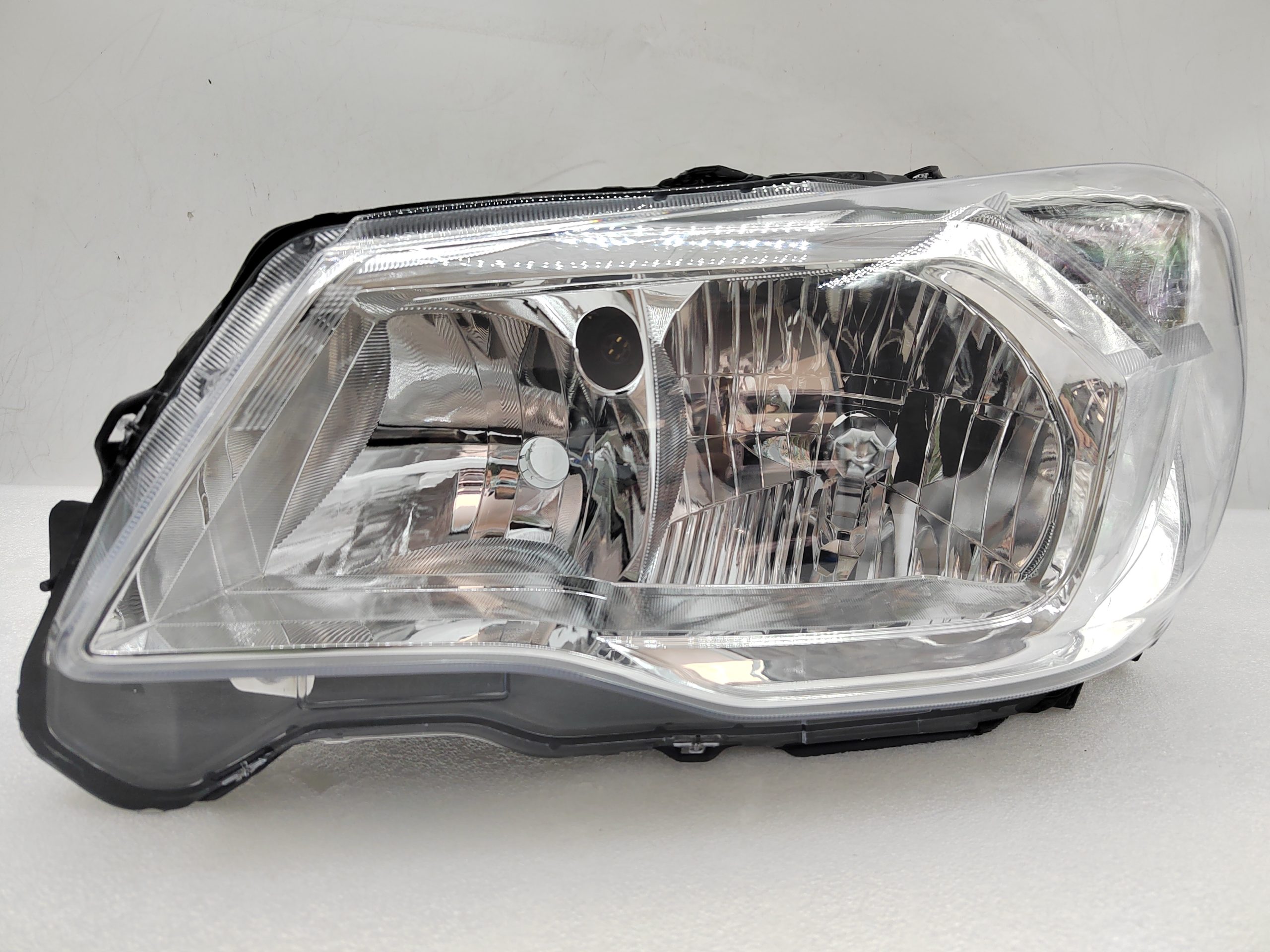 SUBARU FORESTER 2013-2015 HALOGEN L.H.S HEADLIGHT ASSEMBLY