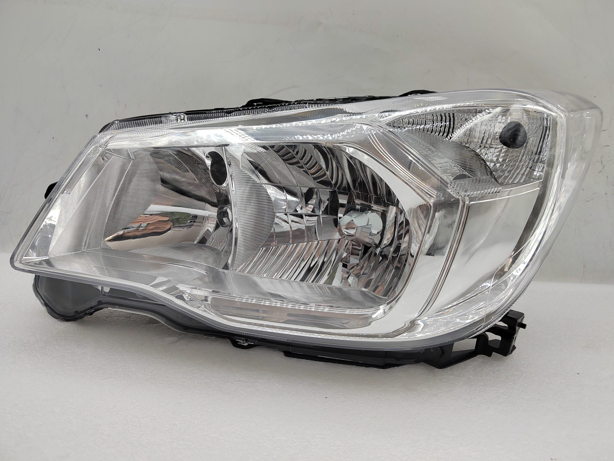 SUBARU FORESTER 2013-2015 HALOGEN L.H.S HEADLIGHT ASSEMBLY