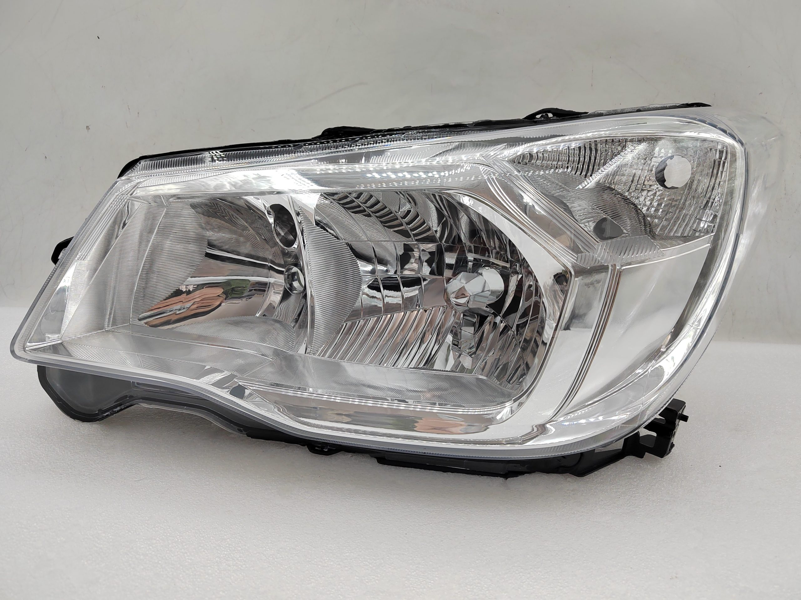 SUBARU FORESTER 2013-2015 HALOGEN L.H.S HEADLIGHT ASSEMBLY