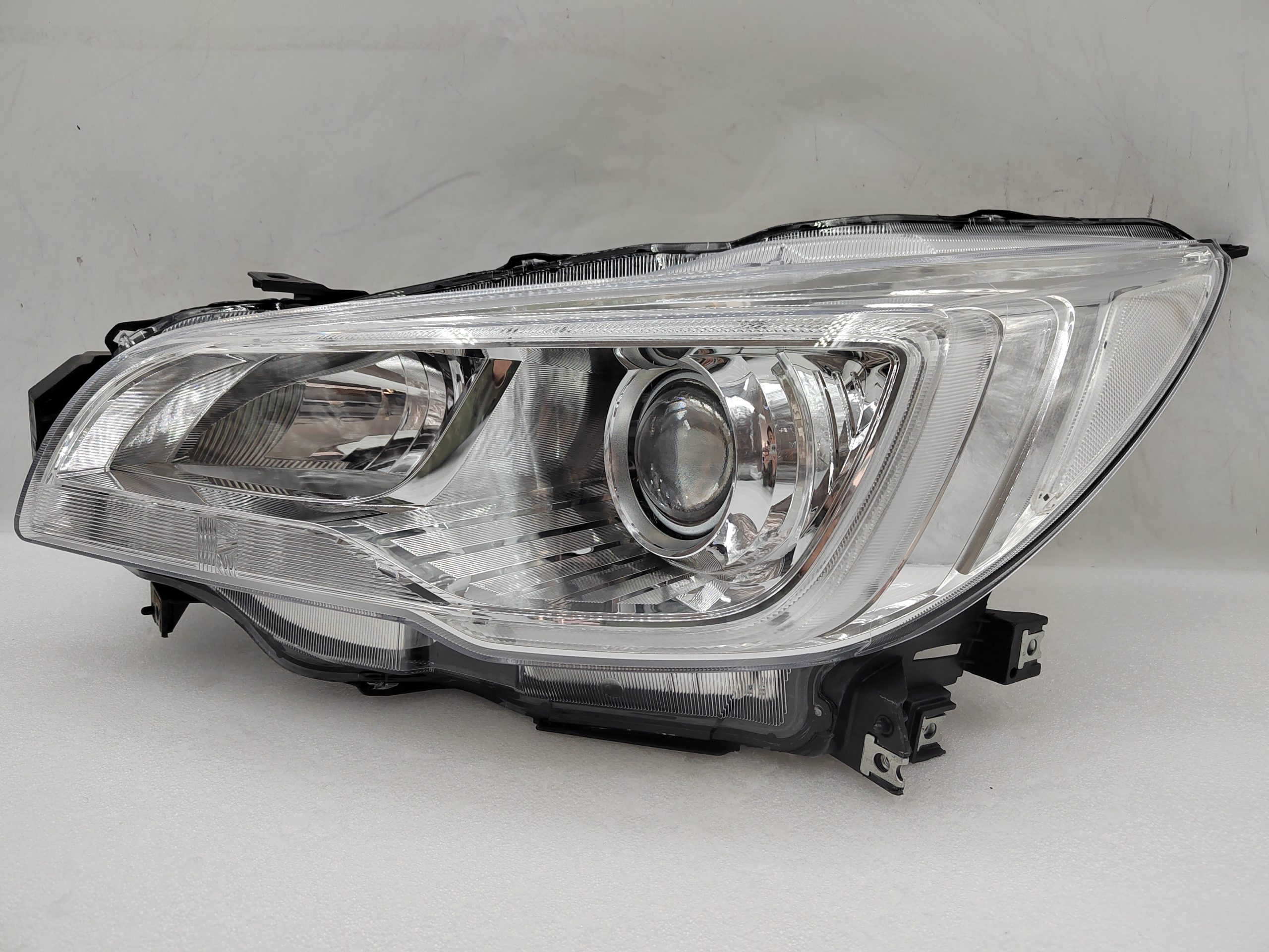 SUBARU LIBERTY OUTBACK 2015-2017 HALOGEN L.H.S HEADLIGHT ASSEMBLY