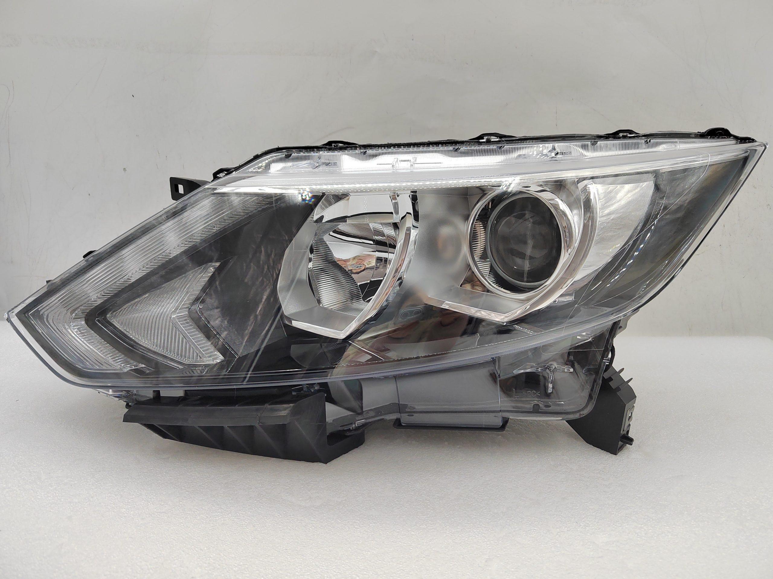 NISSAN QASHQAI J11 2014-2016 HALOGEN L.H.S HEADLIGHT ASSEMBLY