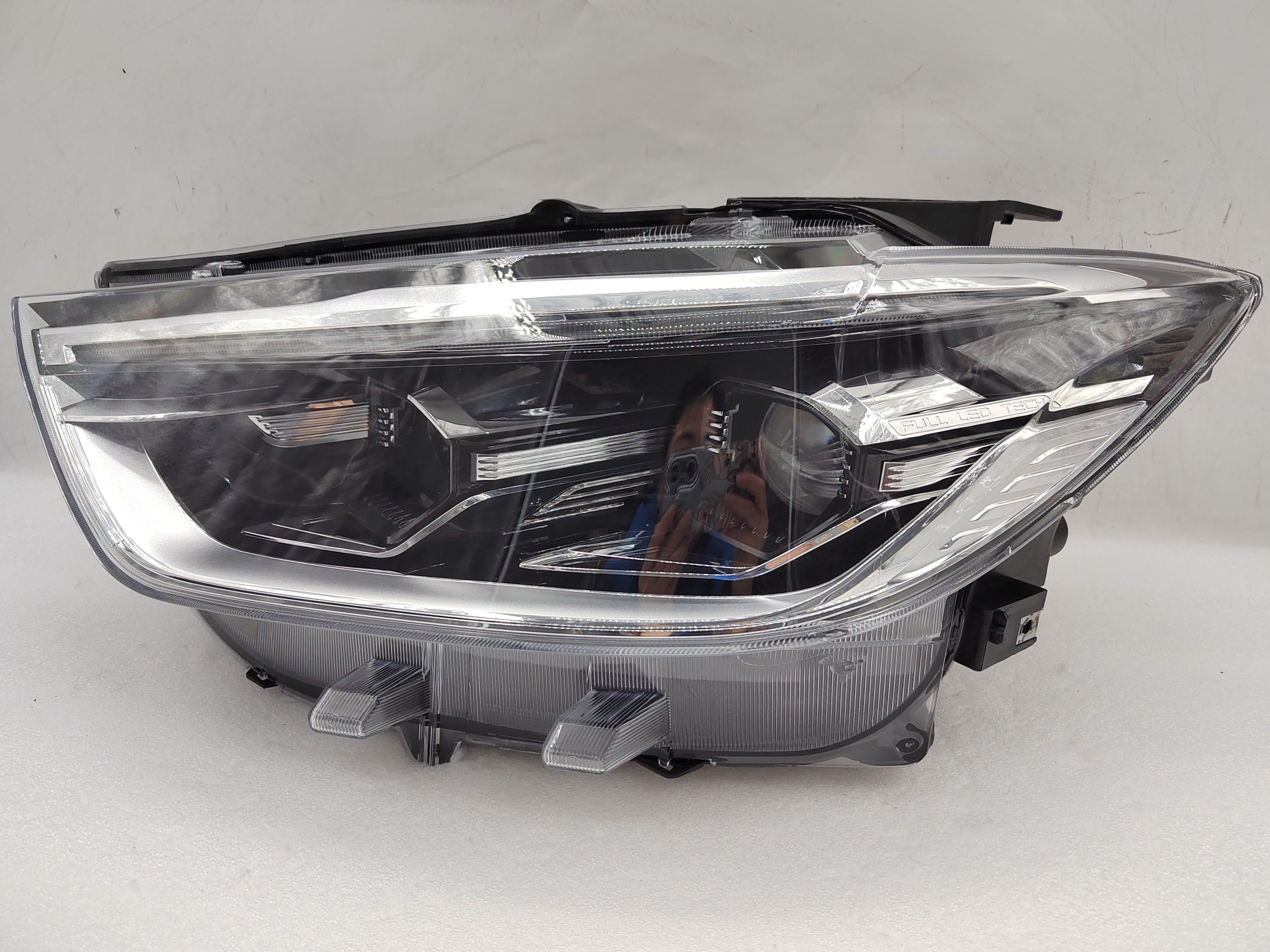 MAXUS LDV D90 2022-2024 LED L.H.S HEADLIGHT ASSEMBLY