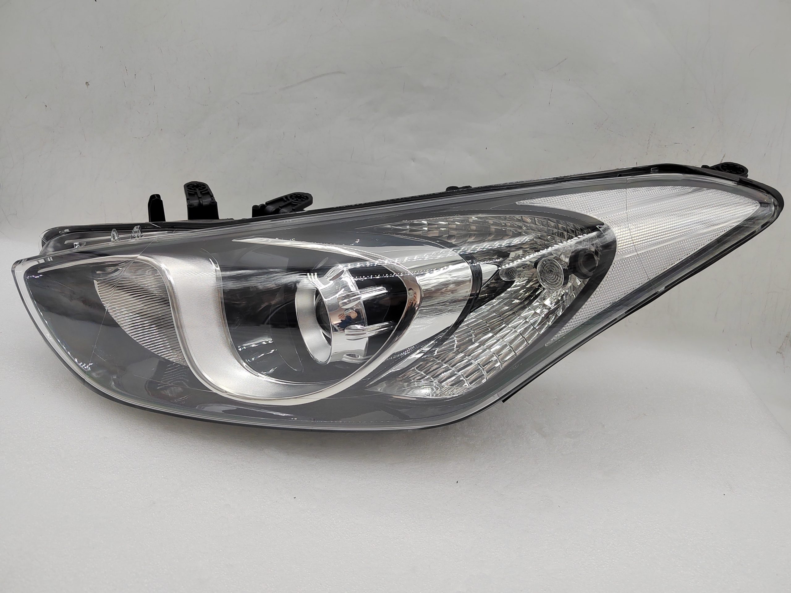 HYUNDAI I30 GD 2012-2016 XENON L.H.S HEADLIGHT ASSEMBLY