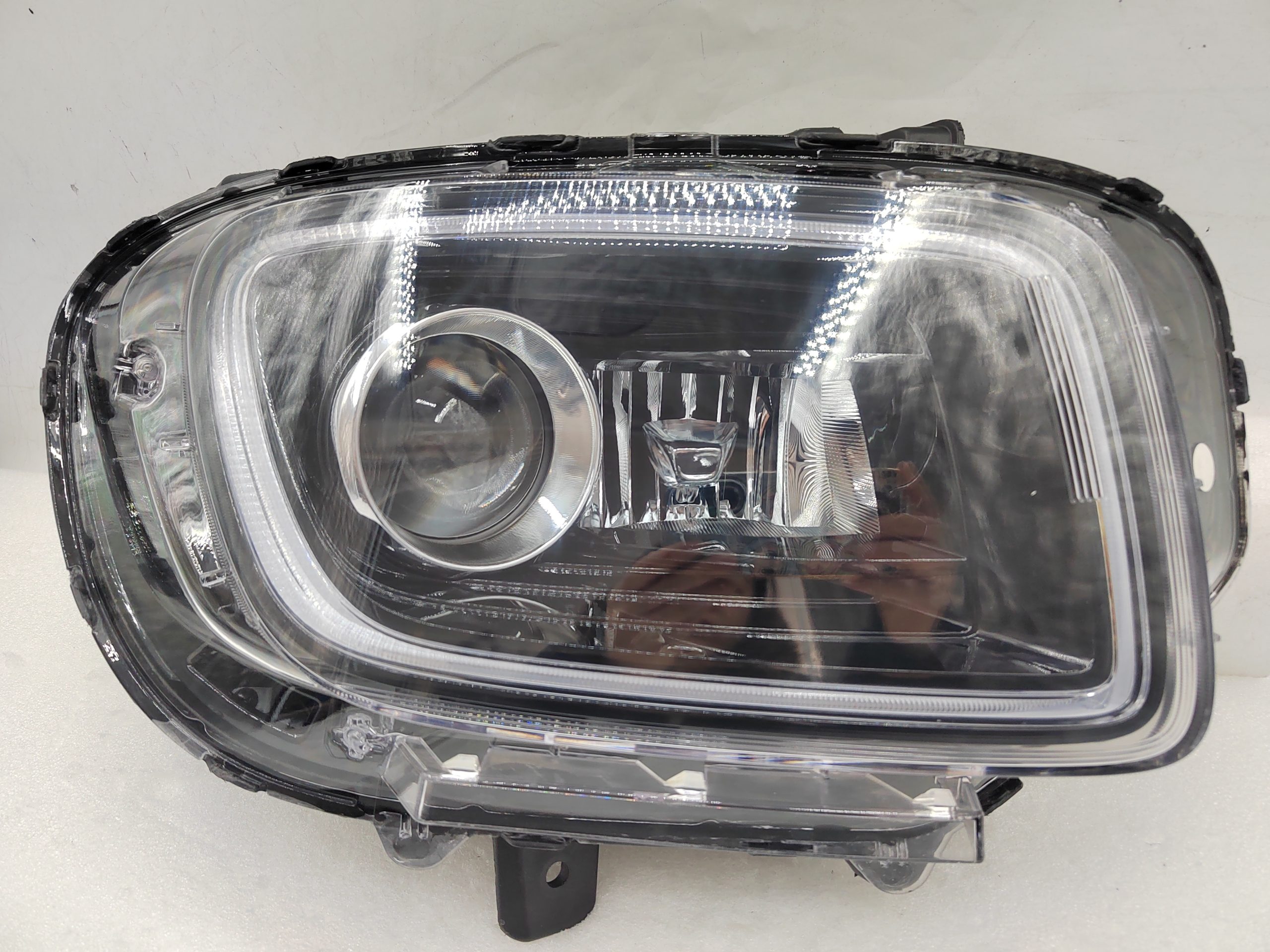 HYUNDAI VENUE 2019-2023 HALOGEN R.H.S HEADLIGHT ASSEMBLY