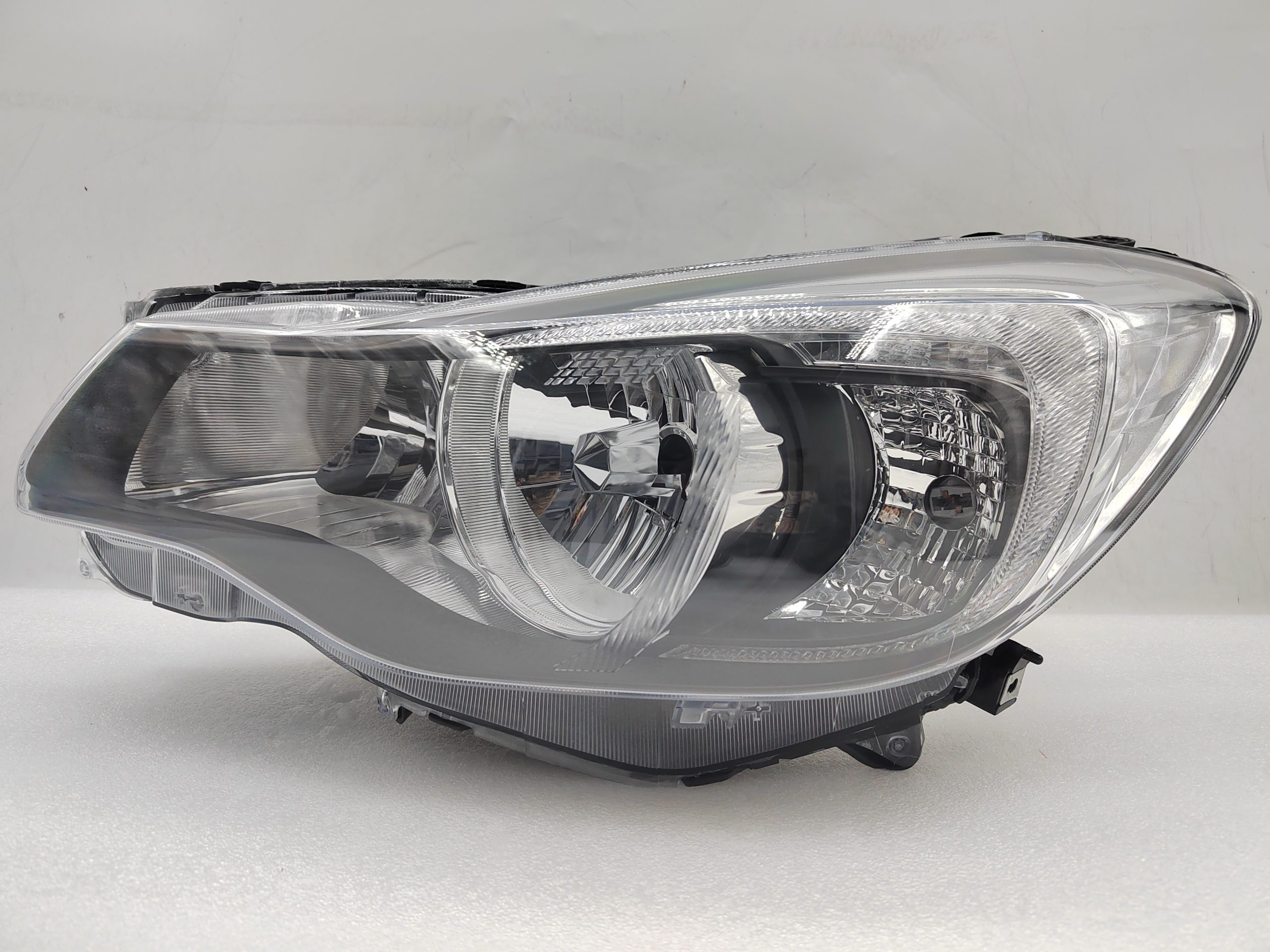 SUBARU IMPREZA XV 2012-2016 XENON L.H.S HEADLIGHT ASSEMBLY