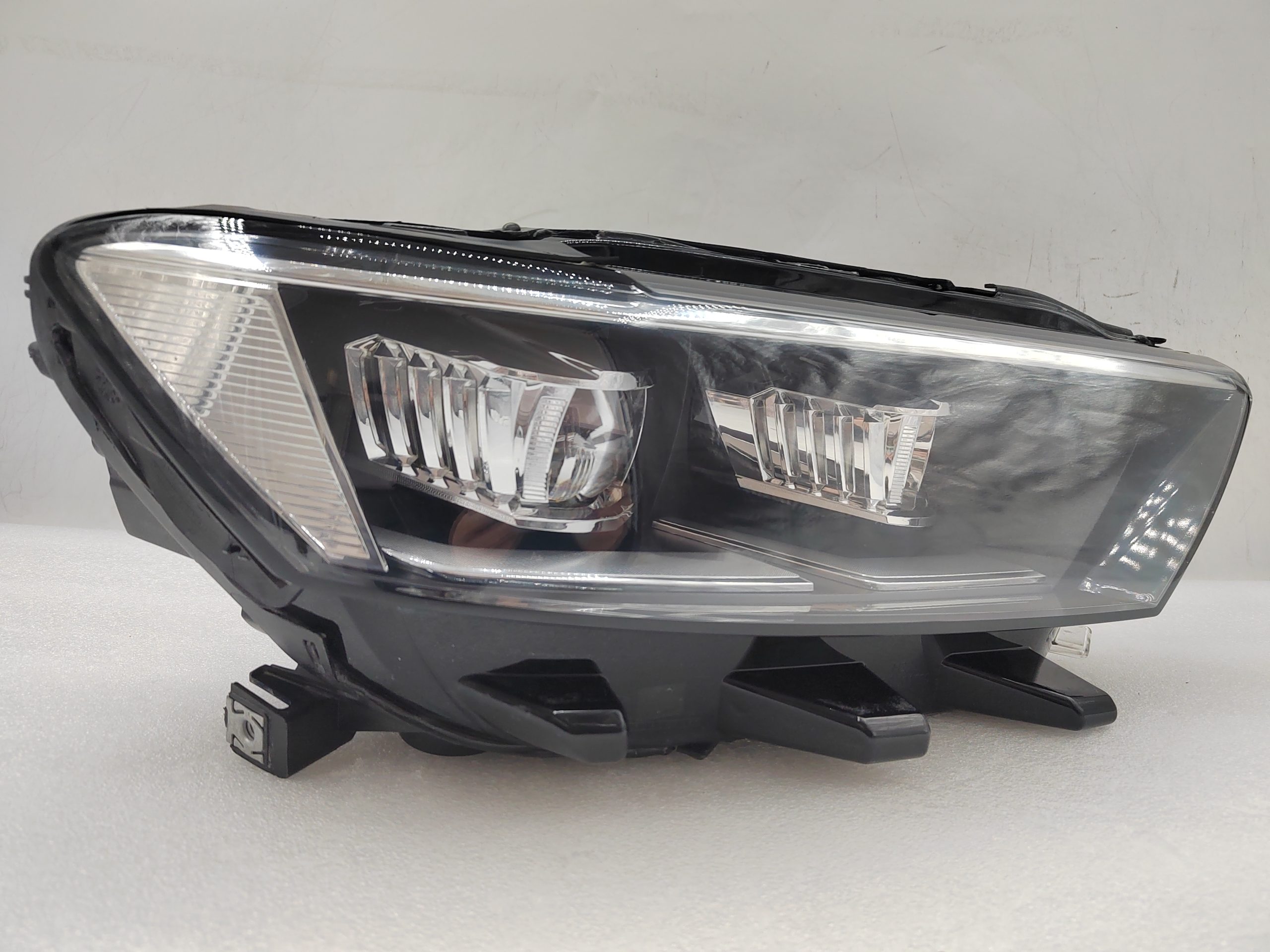 VOLKSWAGEN T-ROC 2017-2021 LED R.H.S HEADLIGHT ASSEMBLY
