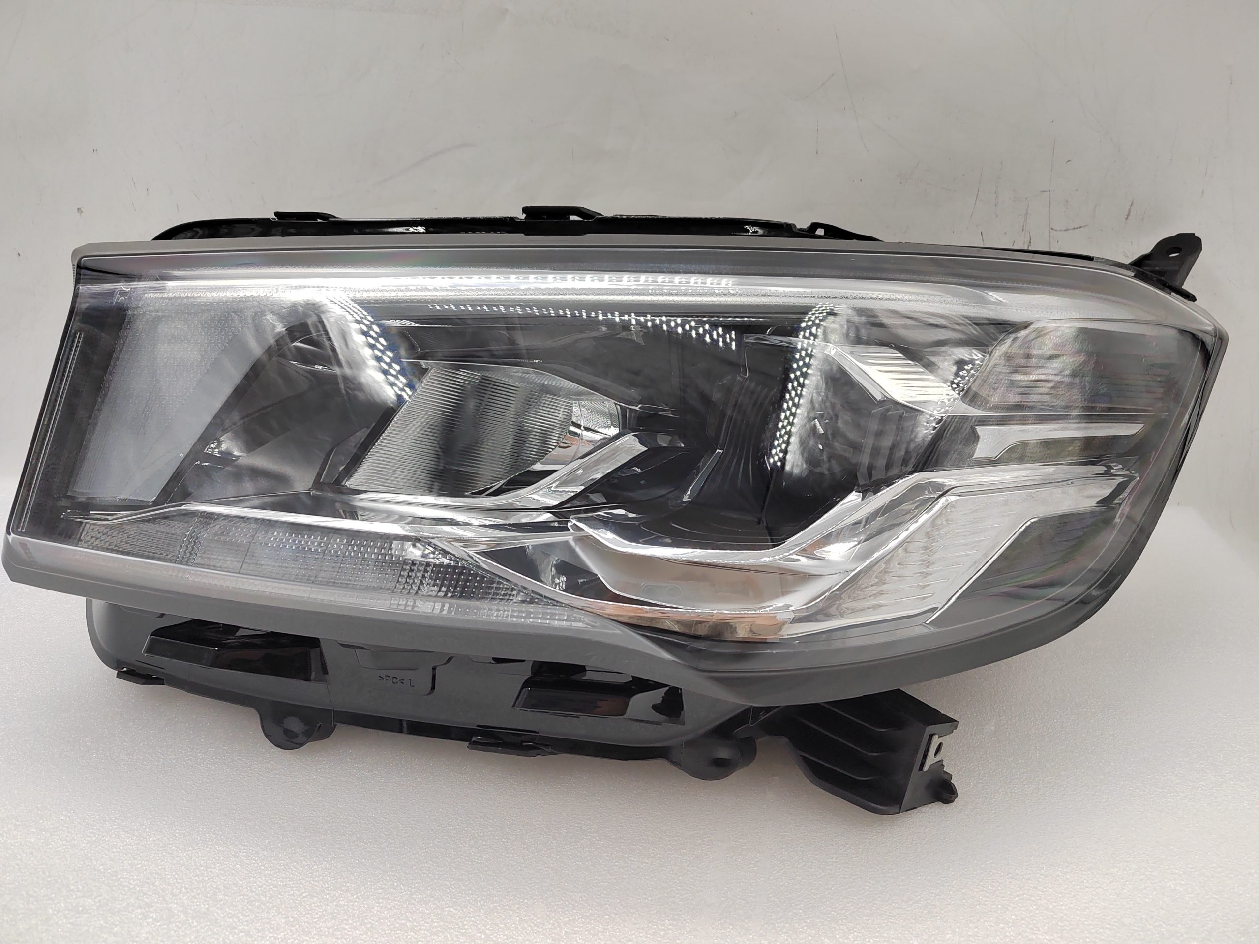 MAXUS LDV DELIVER  9 2019-2023 HALOGEN L.H.S HEADLIGHT ASSEMBLY