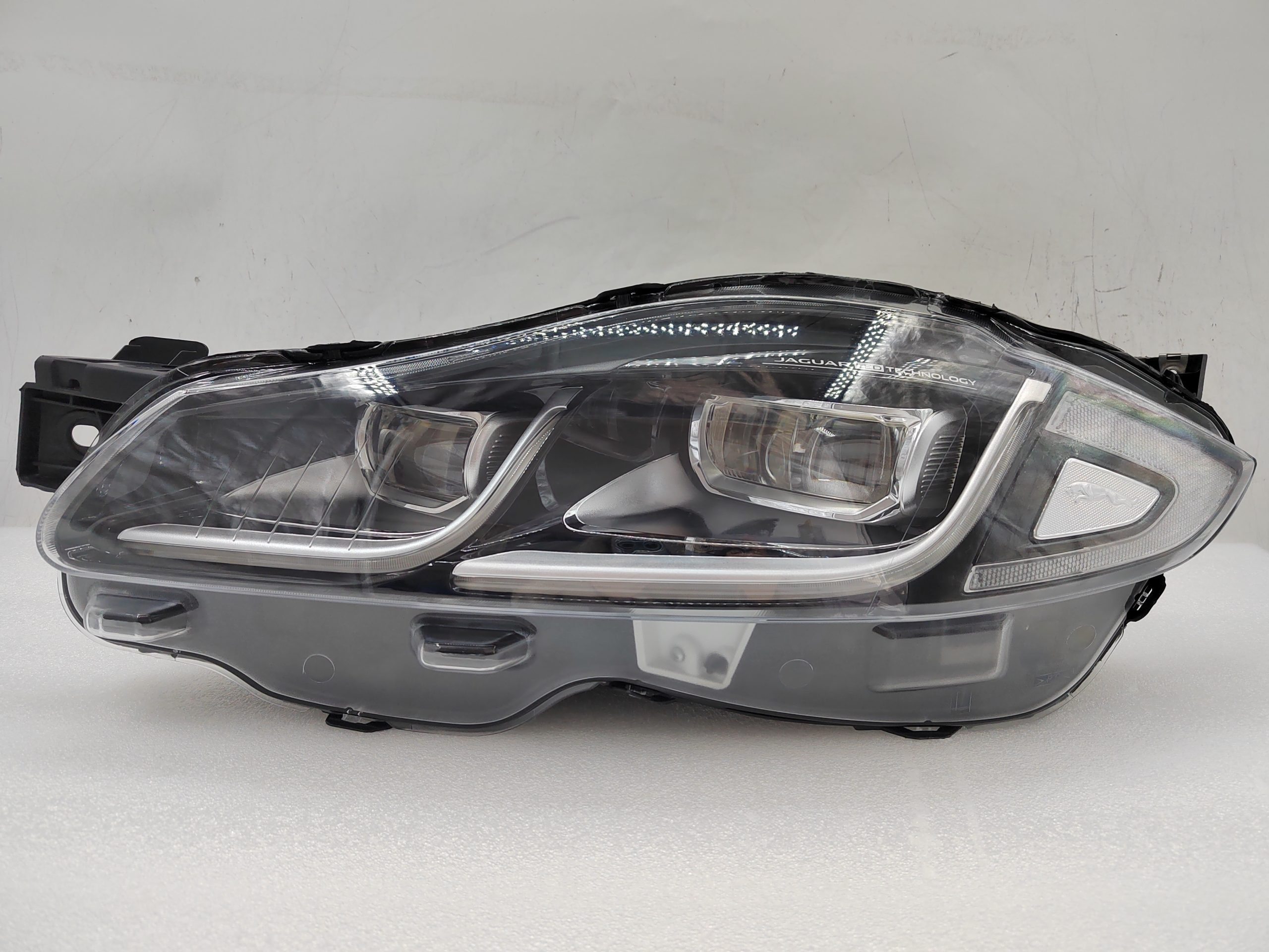 JAGUAR XJ X351 2016-2019 LED L.H.S HEADLIGHT ASSEMBLY