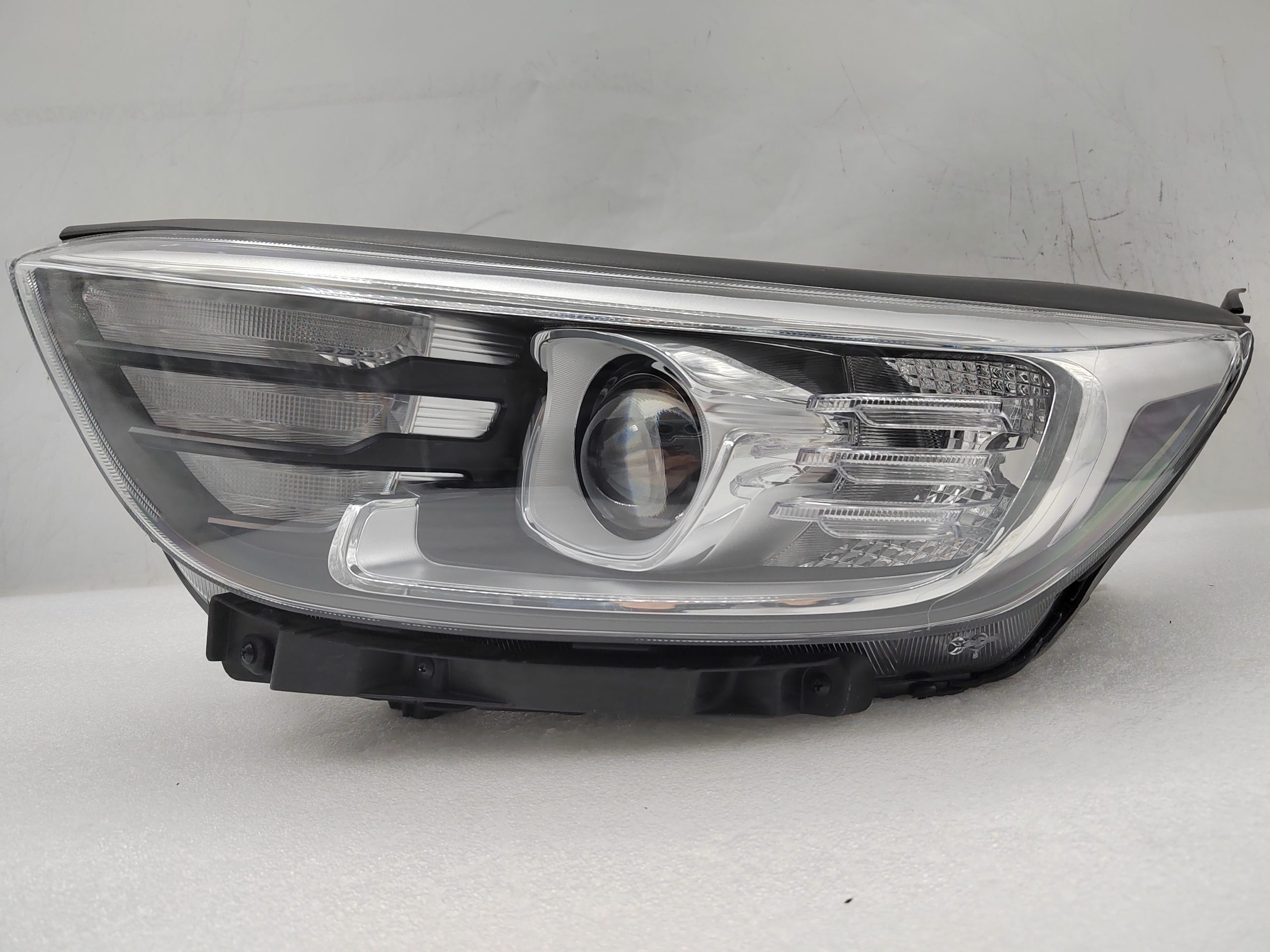 KIA STONIC 2021-2023 HALOGEN L.H.S HEADLIGHT ASSEMBLY