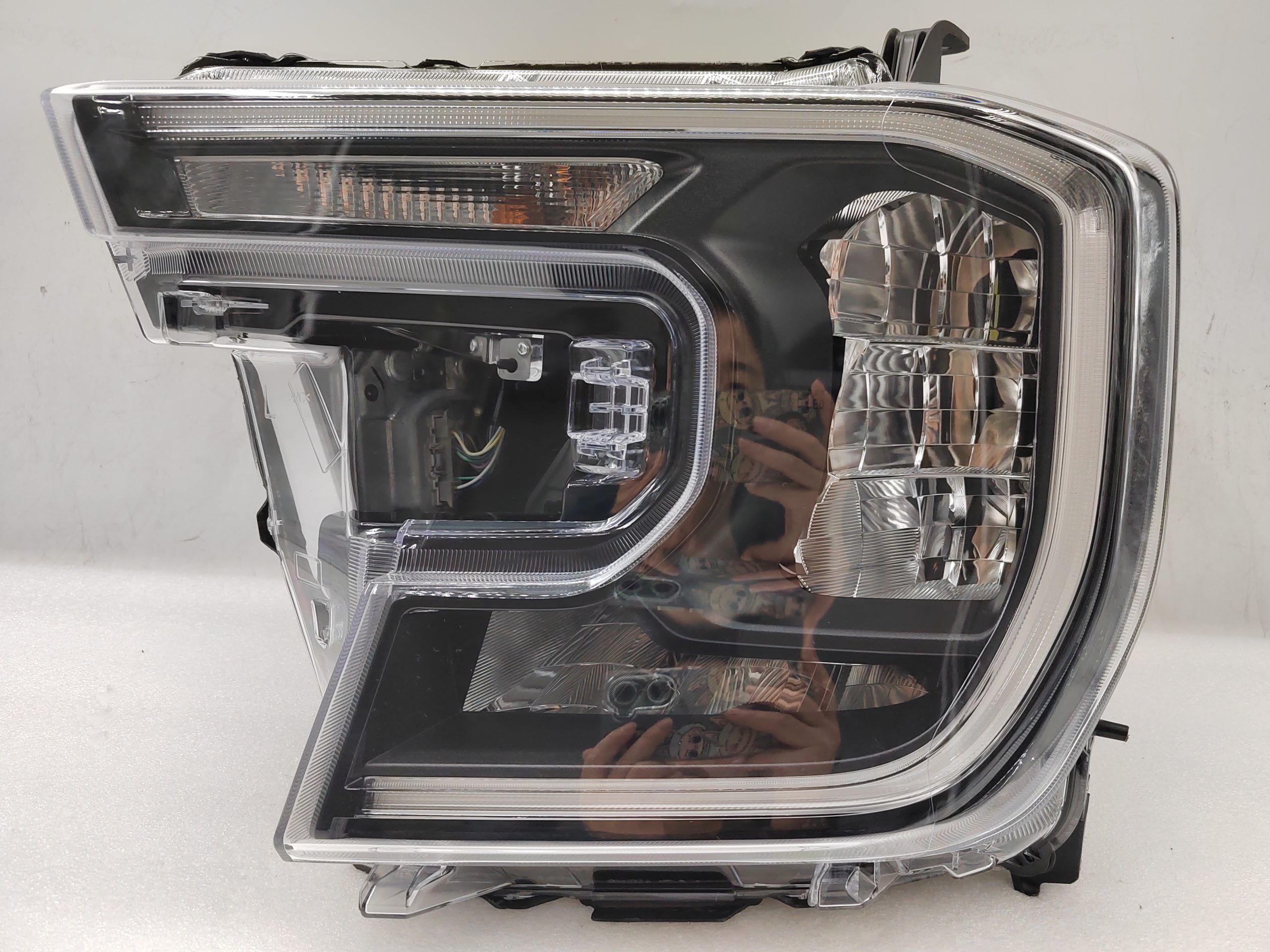 FORD EVEREST RANGER 2022-2024 LED L.H.S HEADLIGHT ASSEMBLY