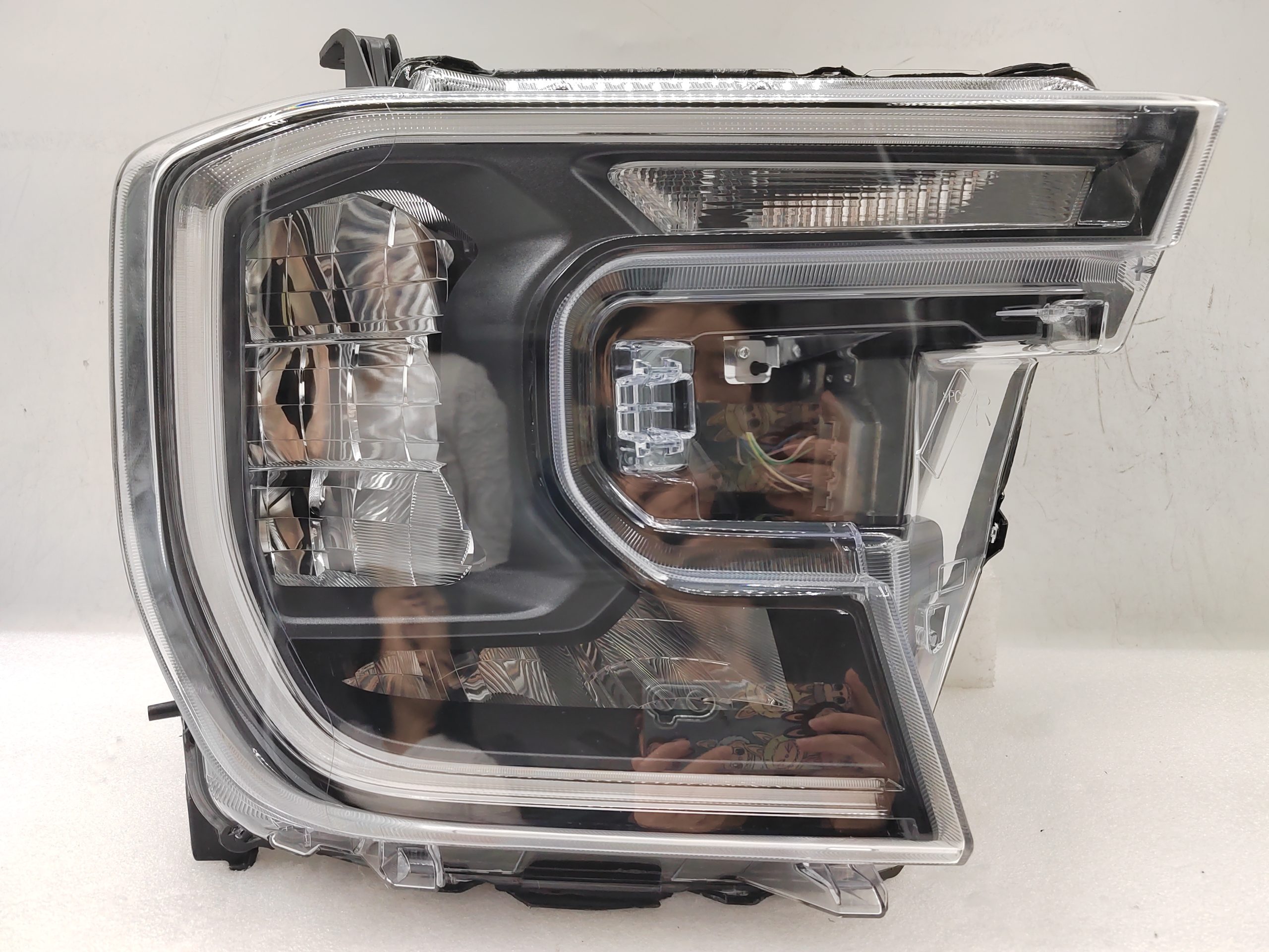 FORD EVEREST RANGER 2022-2024 LED R.H.S HEADLIGHT ASSEMBLY