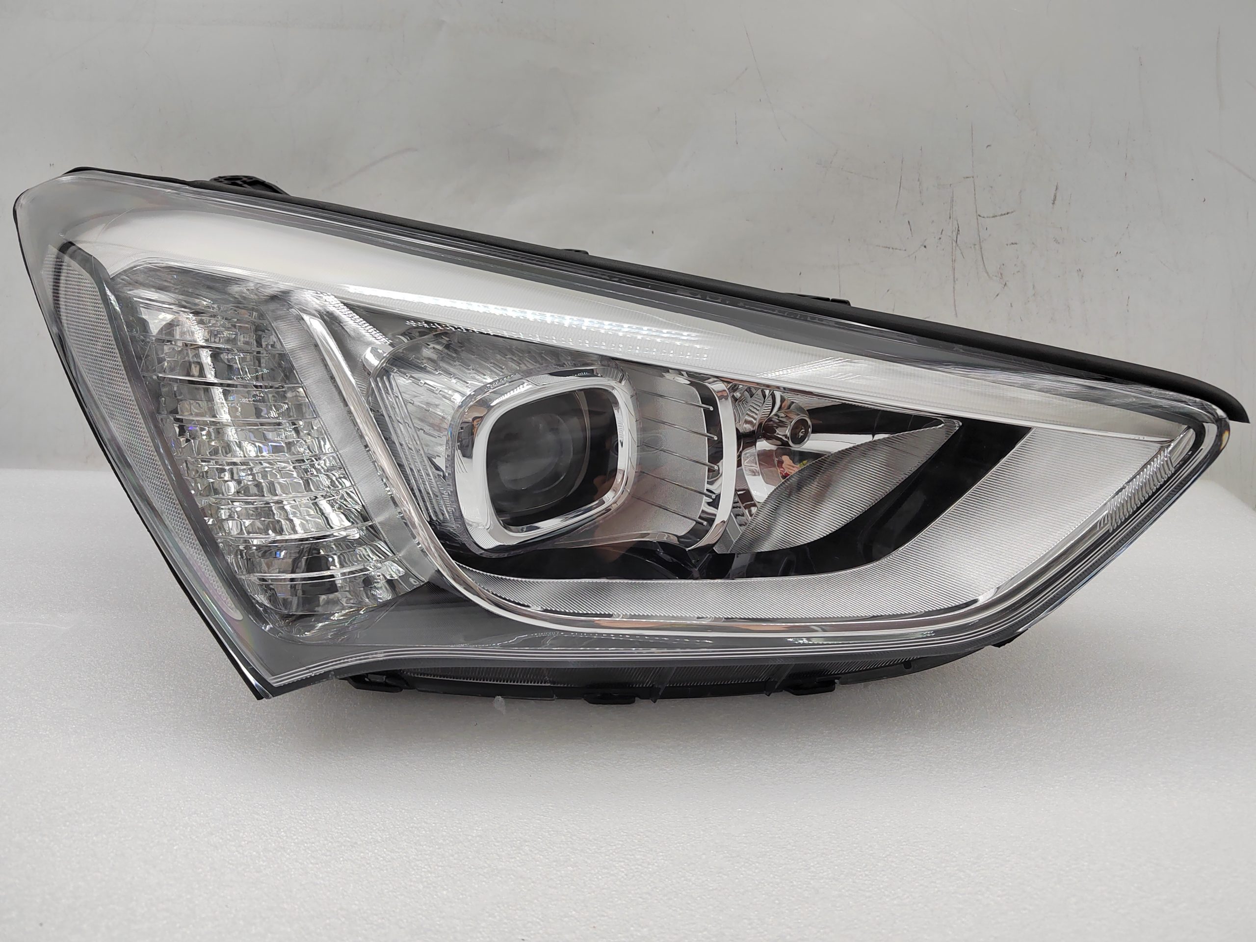 HYUNDAI SANTA FE DM 2013-2015 HALOGEN R.H.S HEADLIGHT ASSEMBLY