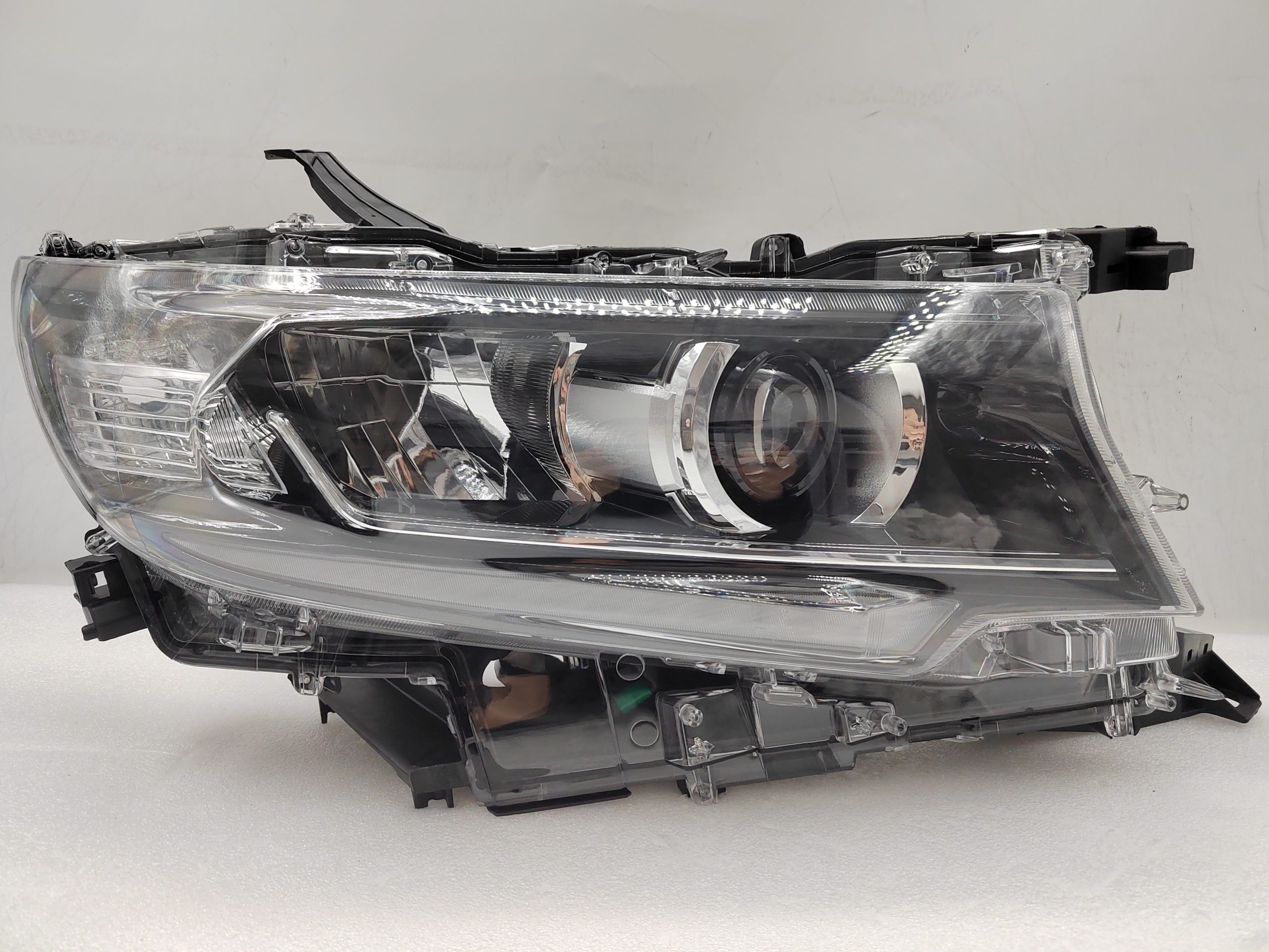 TOYOTA LANDCRUISER PRADO 150 GDJ150R 2018-2022 LED R.H.S HEADLIGHT ASSEMBLY