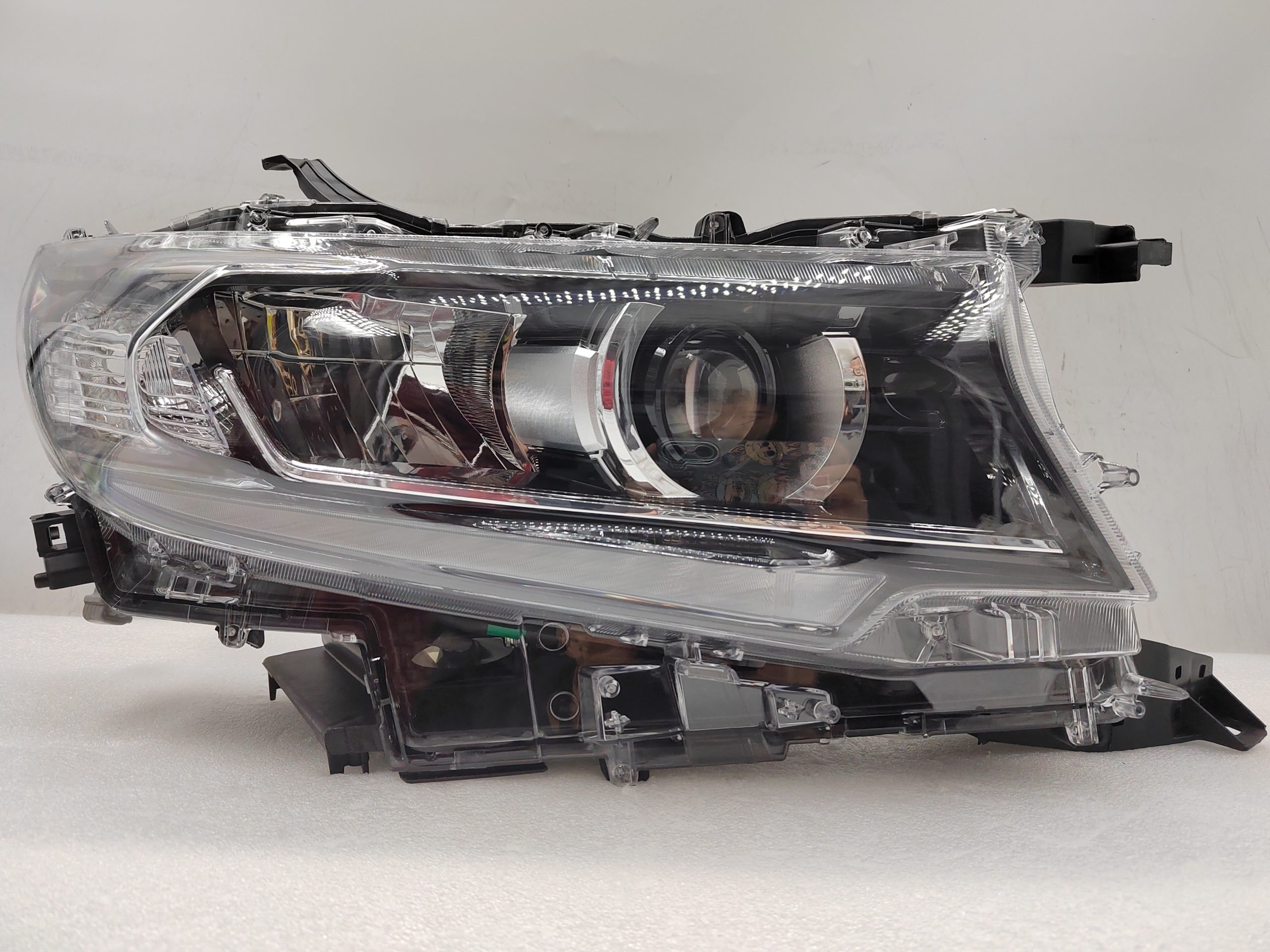 TOYOTA LANDCRUISER PRADO 150 GDJ150R 2018-2022 LED R.H.S HEADLIGHT ASSEMBLY