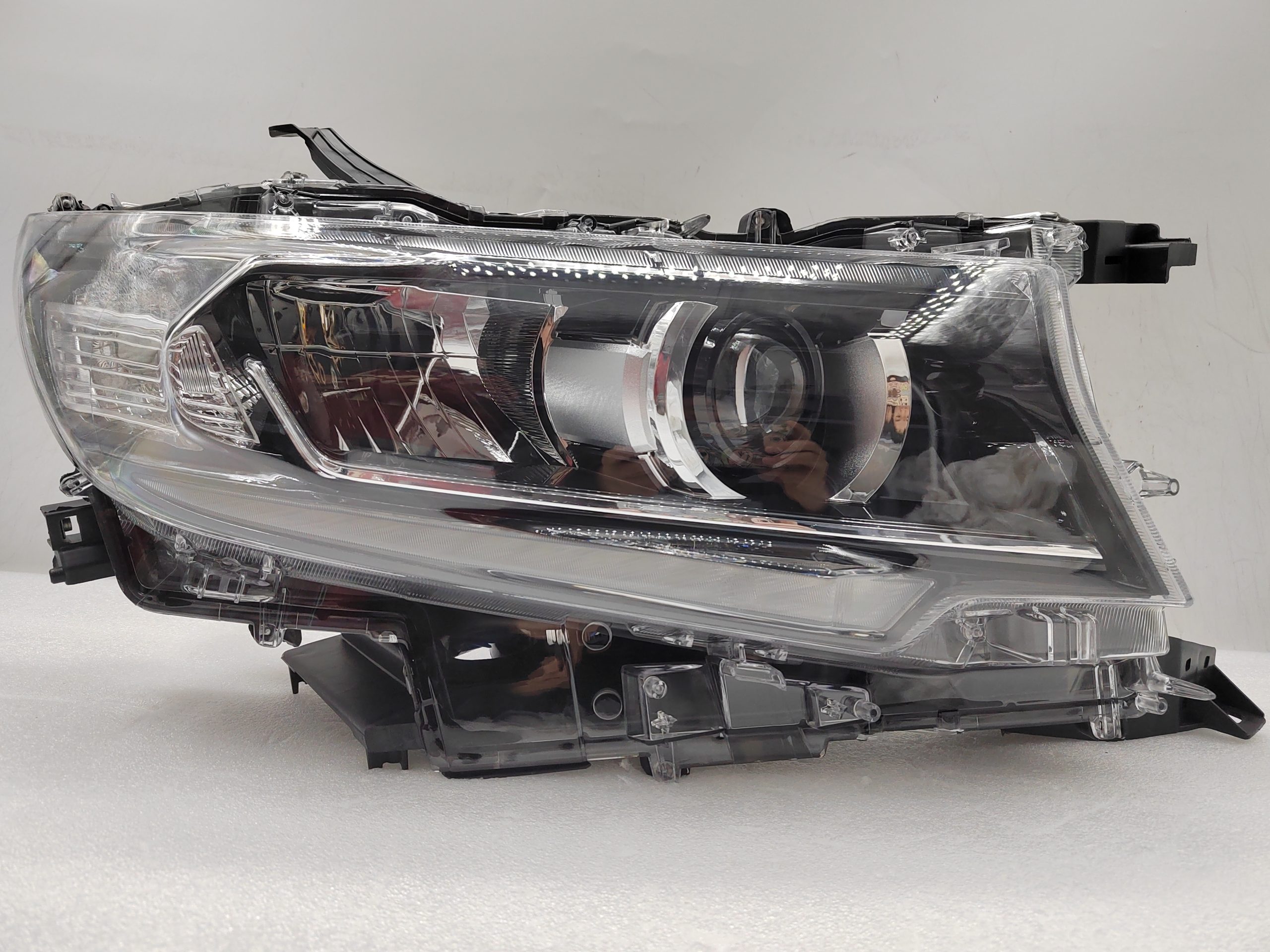 TOYOTA LANDCRUISER PRADO 150 GDJ150R 2018-2022 LED R.H.S HEADLIGHT ASSEMBLY