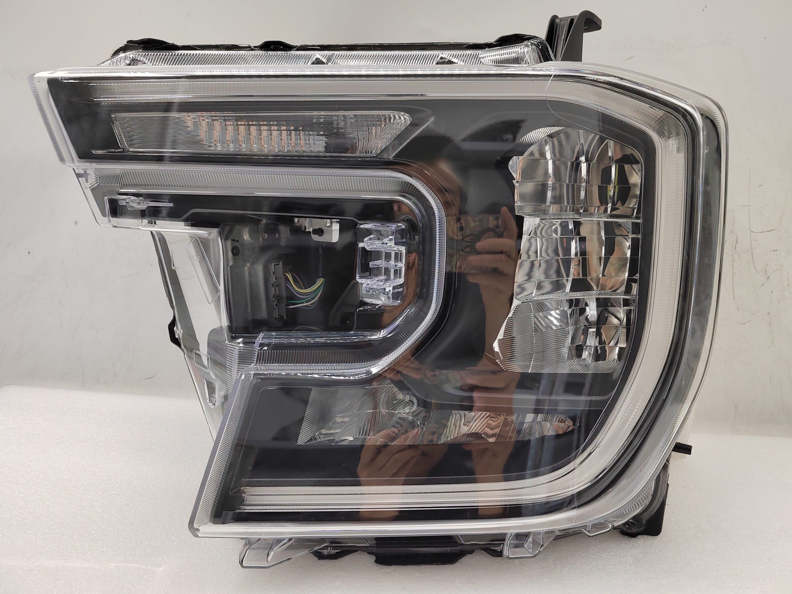 FORD EVEREST RANGER 2022-2024 LED L.H.S HEADLIGHT ASSEMBLY