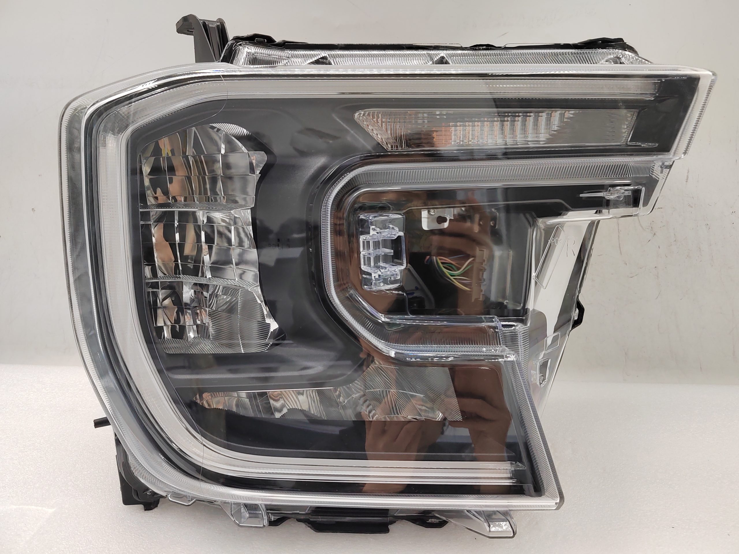 FORD EVEREST RANGER 2022-2024 LED R.H.S HEADLIGHT ASSEMBLY