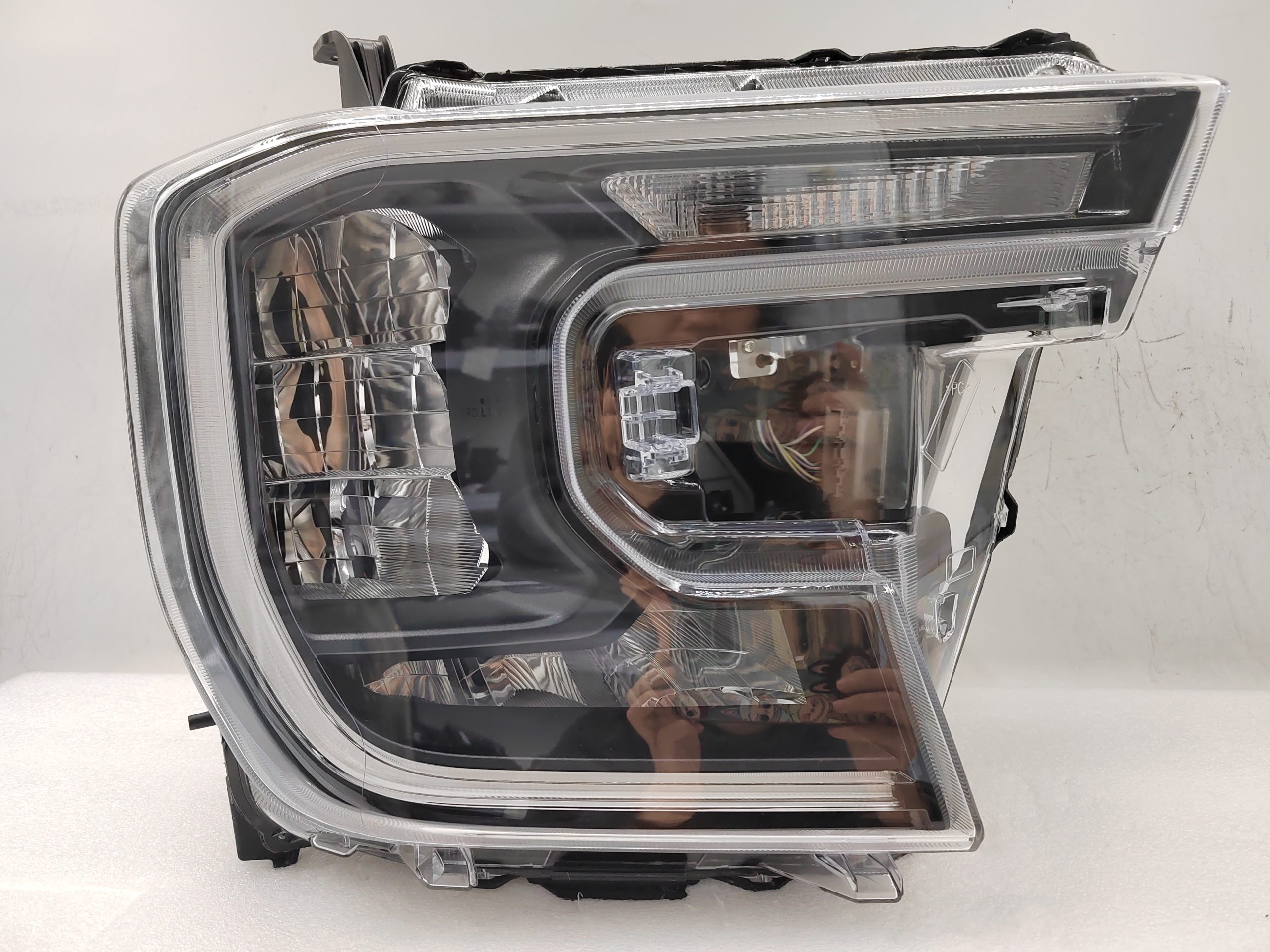FORD EVEREST RANGER 2022-2024 LED R.H.S HEADLIGHT ASSEMBLY