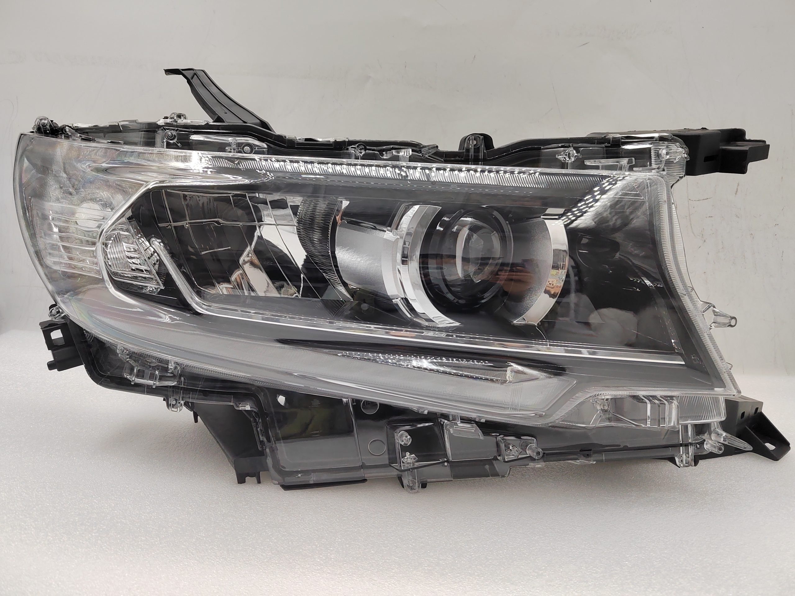 TOYOTA LANDCRUISER PRADO 150 GDJ150R 2018-2022 LED R.H.S HEADLIGHT ASSEMBLY