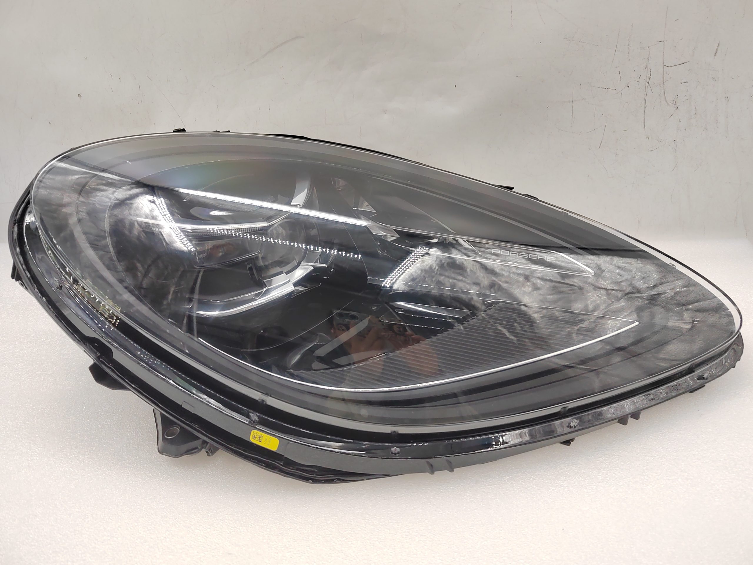 PORSCHE MACAN 2019-2023 LED R.H.S HEADLIGHT ASSEMBLY