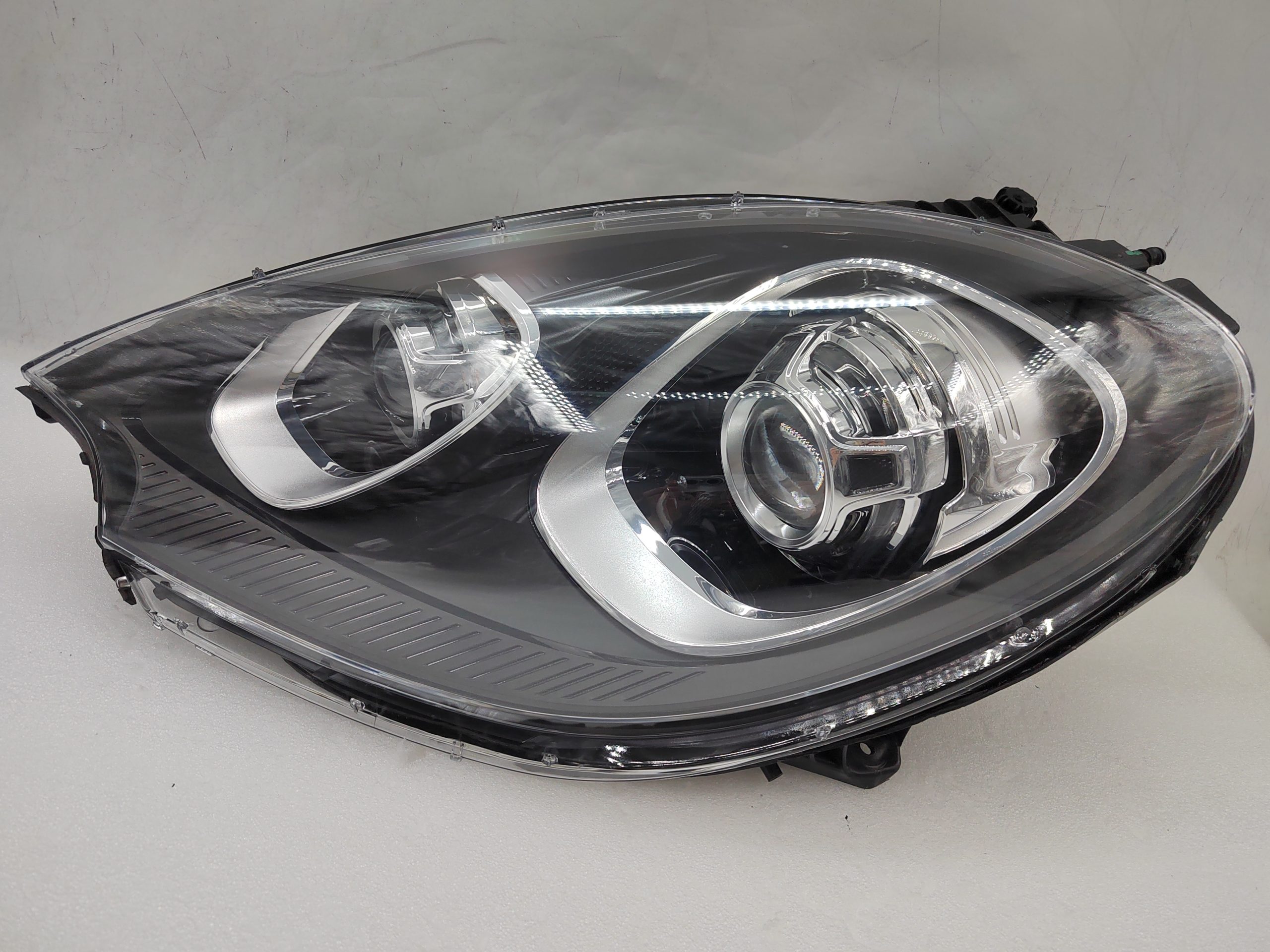 PORSCHE MACAN 2014-2018 XENON L.H.S HEADLIGHT ASSEMBLY