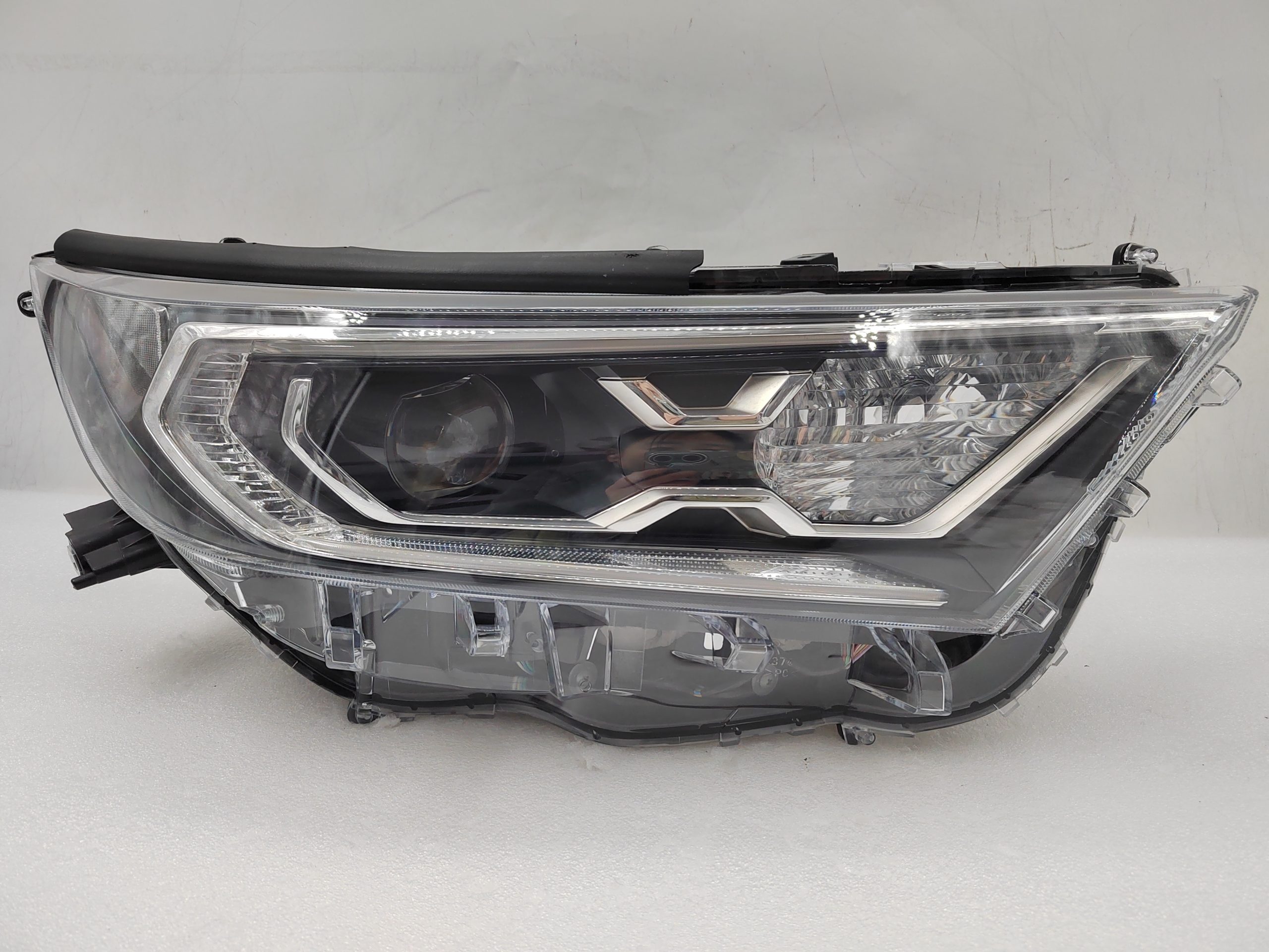 TOYOTA RAV4 V XA50 2019-2021 LED R.H.S HEADLIGHT ASSEMBLY