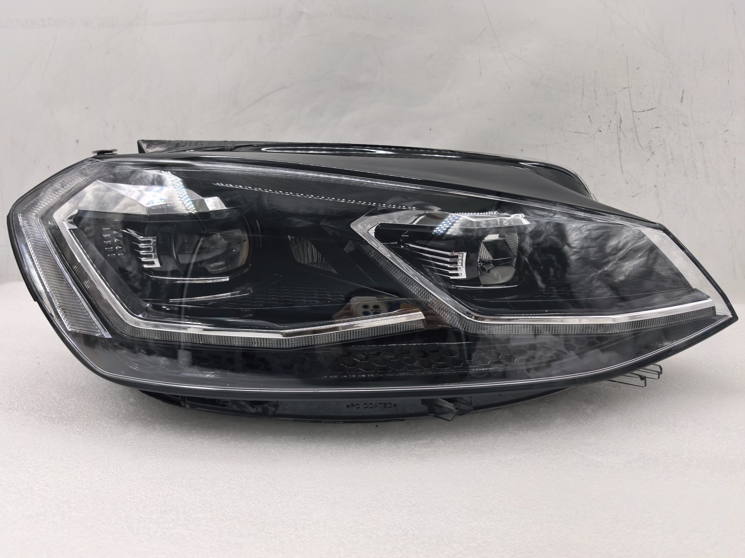 VOLKSWAGEN GOLF 2017-2019 LED R.H.S HEADLIGHT ASSEMBLY