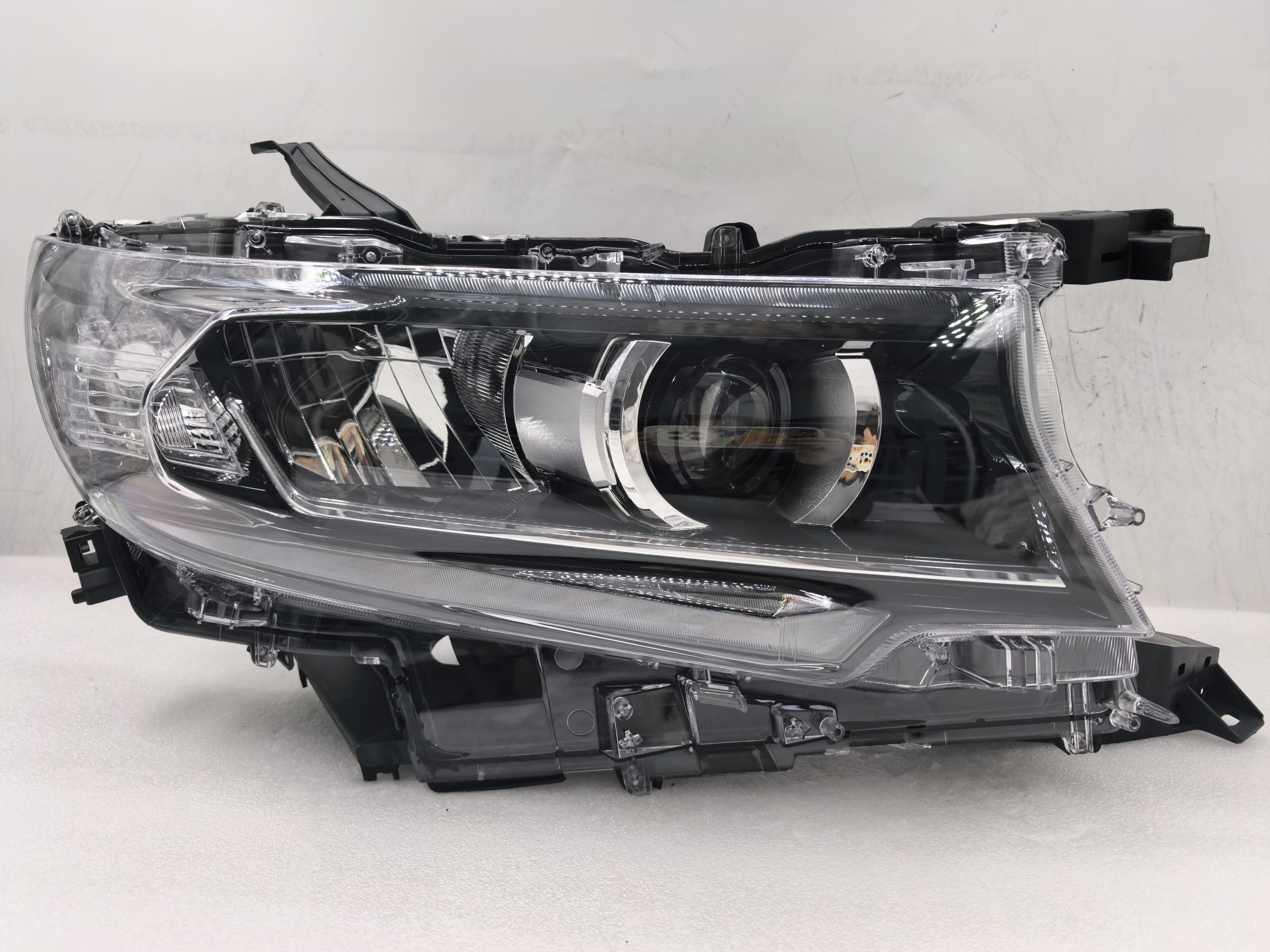 TOYOTA LANDCRUISER PRADO 150 GDJ150R 2018-2022 LED R.H.S HEADLIGHT ASSEMBLY