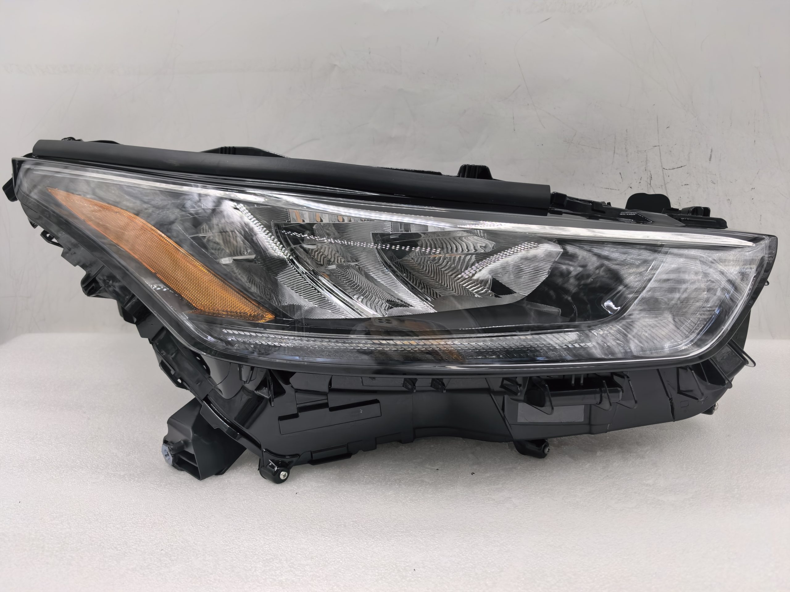 TOYOTA KLUGER 2020-2023 LED R.H.S HEADLIGHT ASSEMBLY