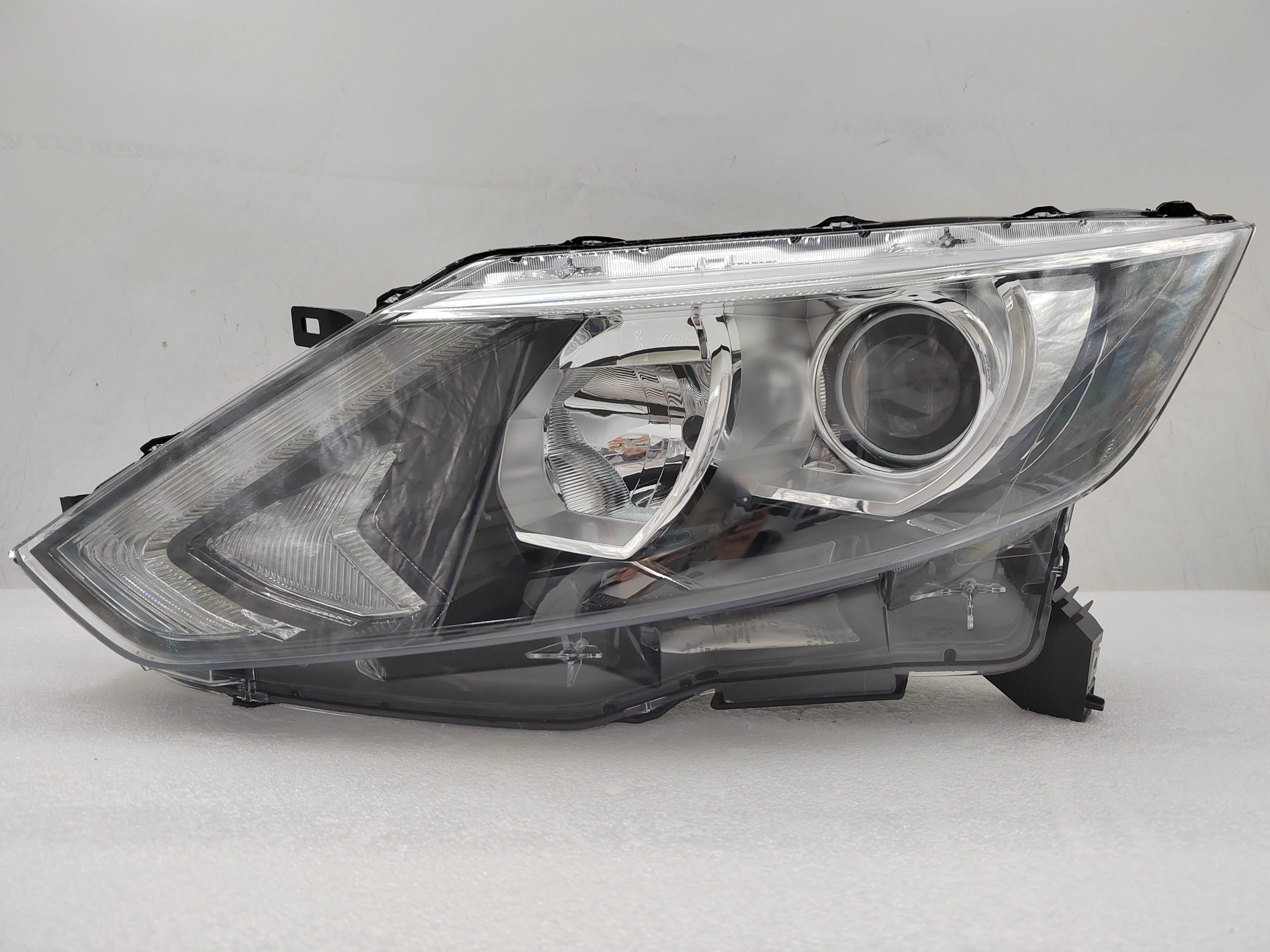 NISSAN QASHQAI J11 2014-2016 HALOGEN L.H.S HEADLIGHT ASSEMBLY