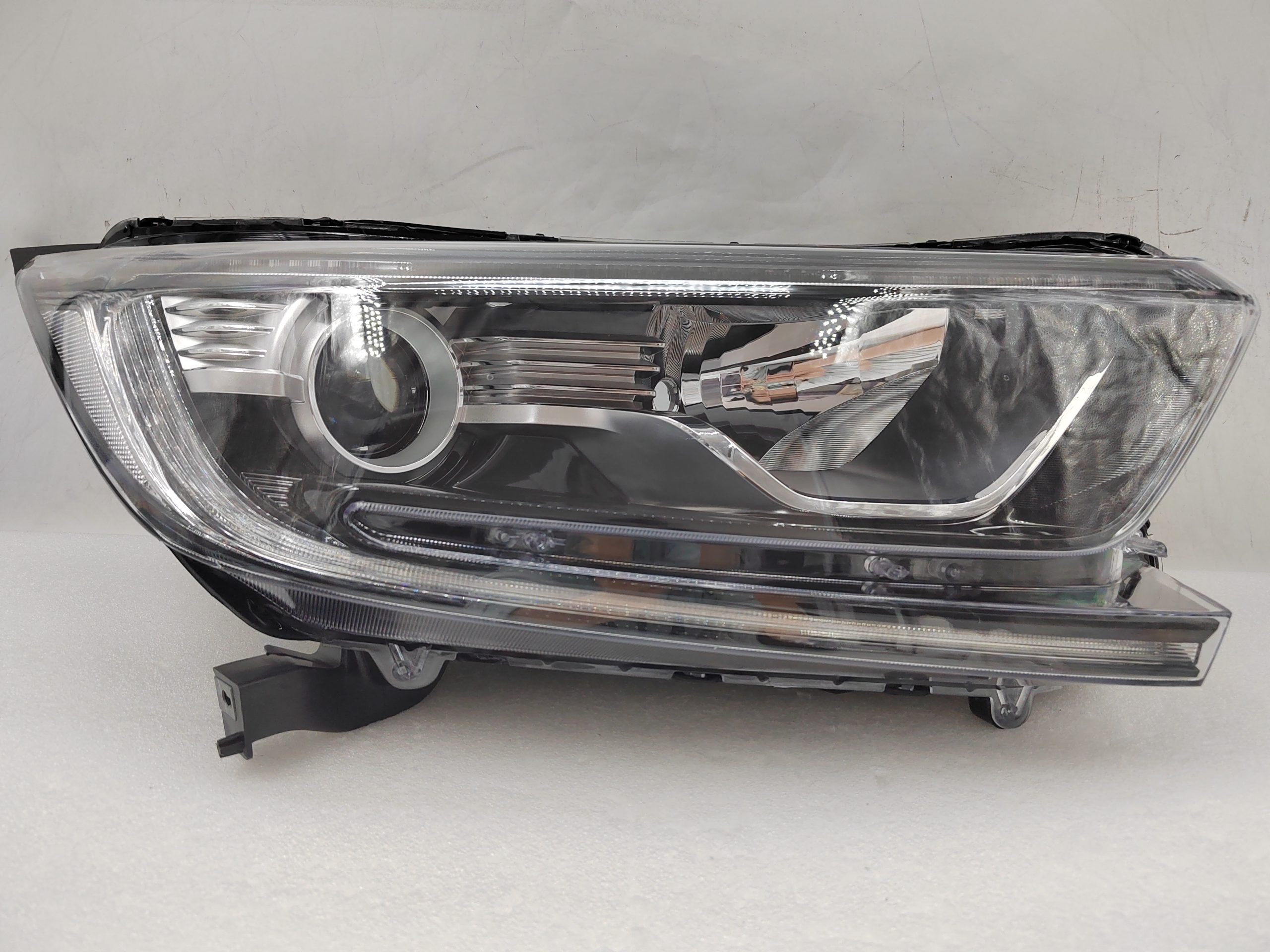 HONDA CR-V 2017-2022 HALOGEN R.H.S HEADLIGHT ASSEMBLY