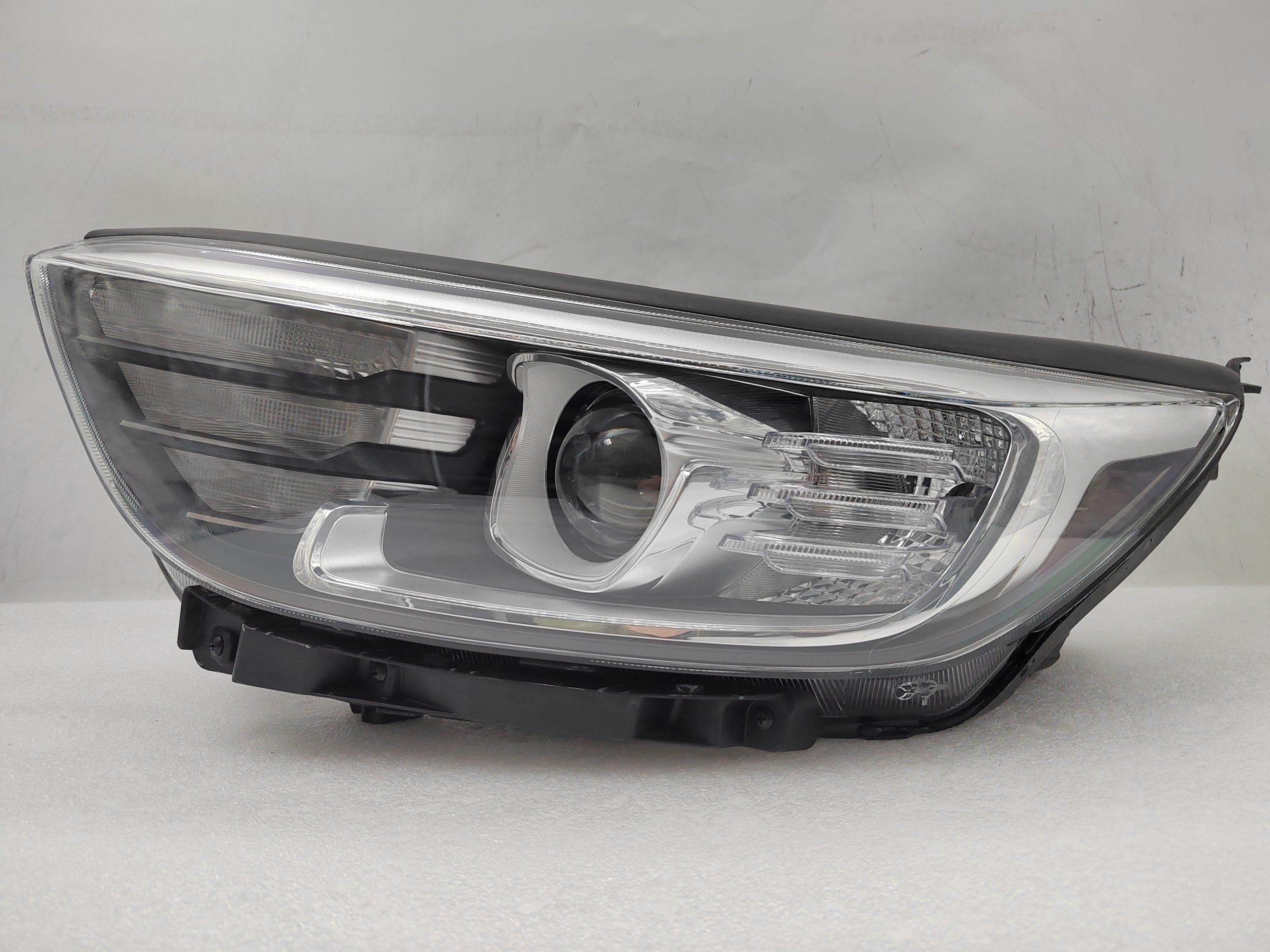 KIA STONIC 2021-2023 HALOGEN L.H.S HEADLIGHT ASSEMBLY