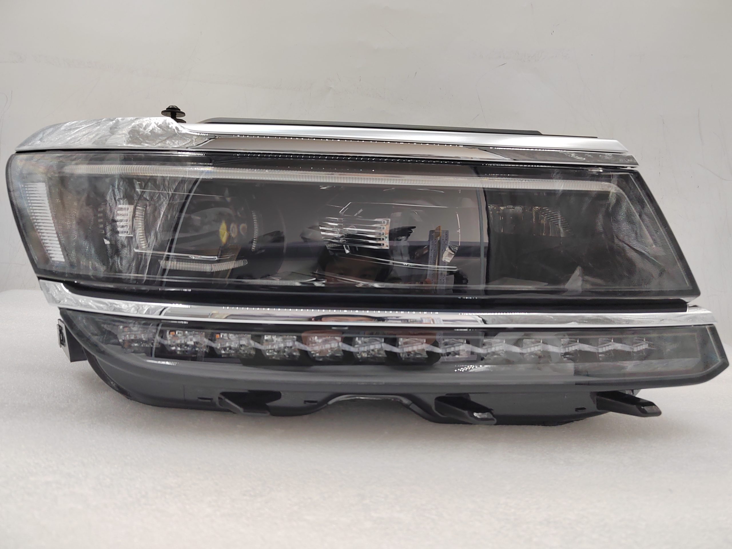 VOLKSWAGEN TIGUAN 2017-2020 LED R.H.S HEADLIGHT ASSEMBLY