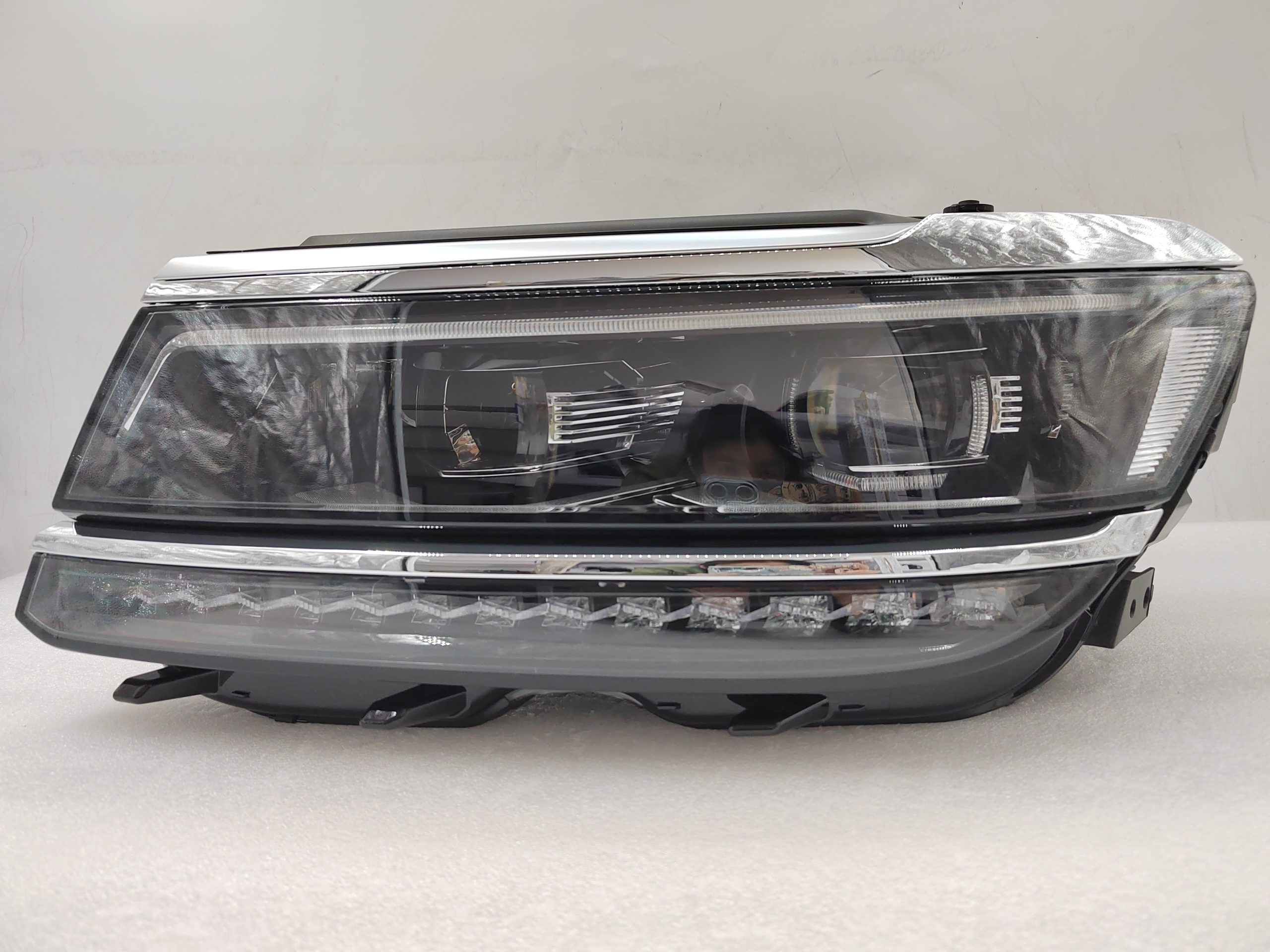 VOLKSWAGEN TIGUAN 2017-2020 LED L.H.S HEADLIGHT ASSEMBLY