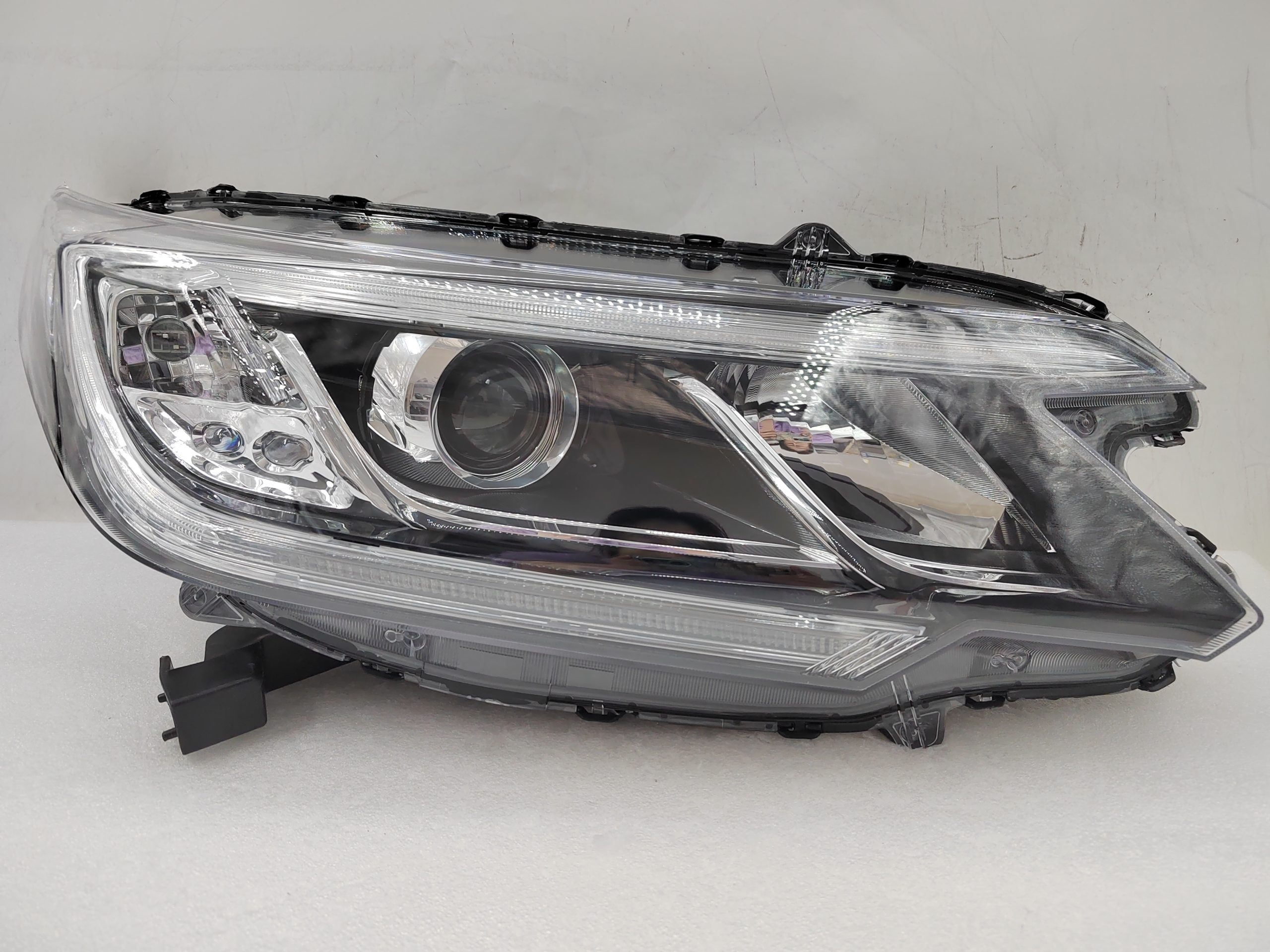 HONDA CR-V 2015-2016 XENON R.H.S HEADLIGHT ASSEMBLY